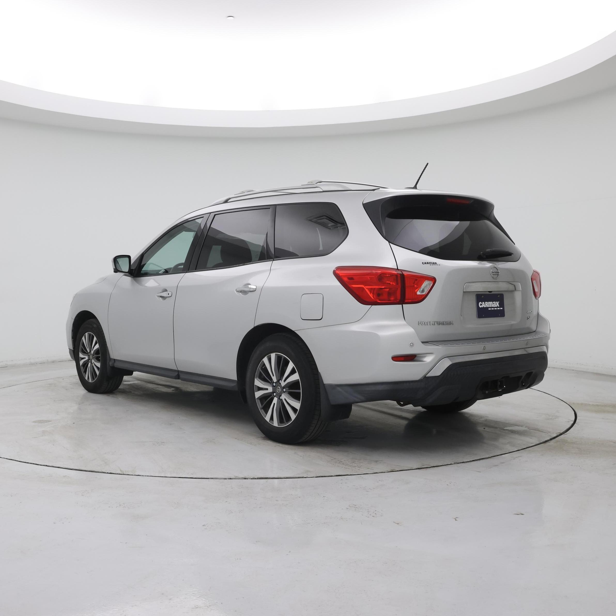 Thumbnail: 2017 Nissan Pathfinder - 2