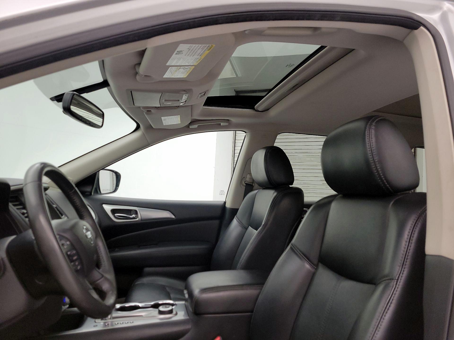 Thumbnail: 2017 Nissan Pathfinder - 20