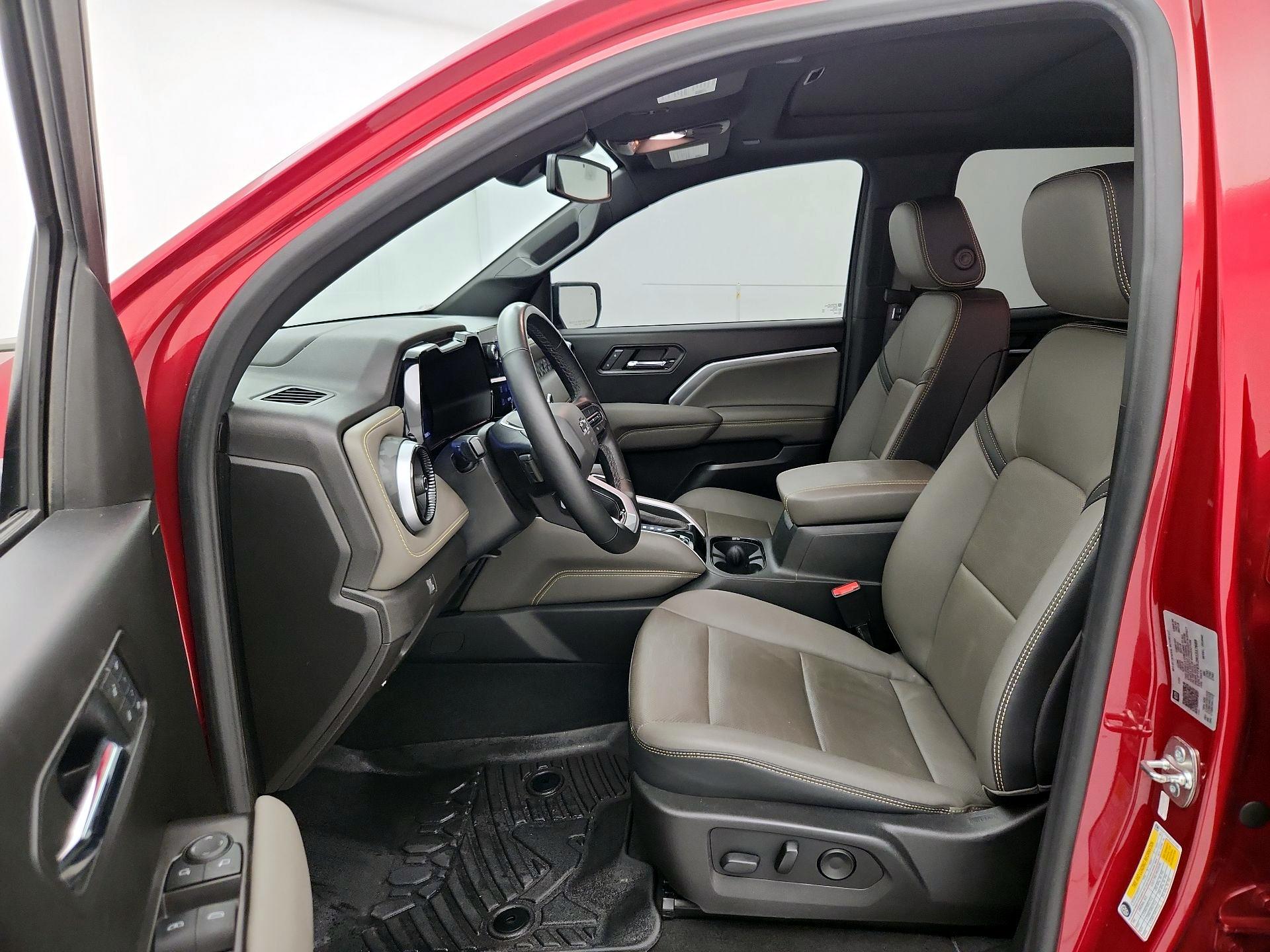 Thumbnail: 2024 Chevrolet Colorado - 11