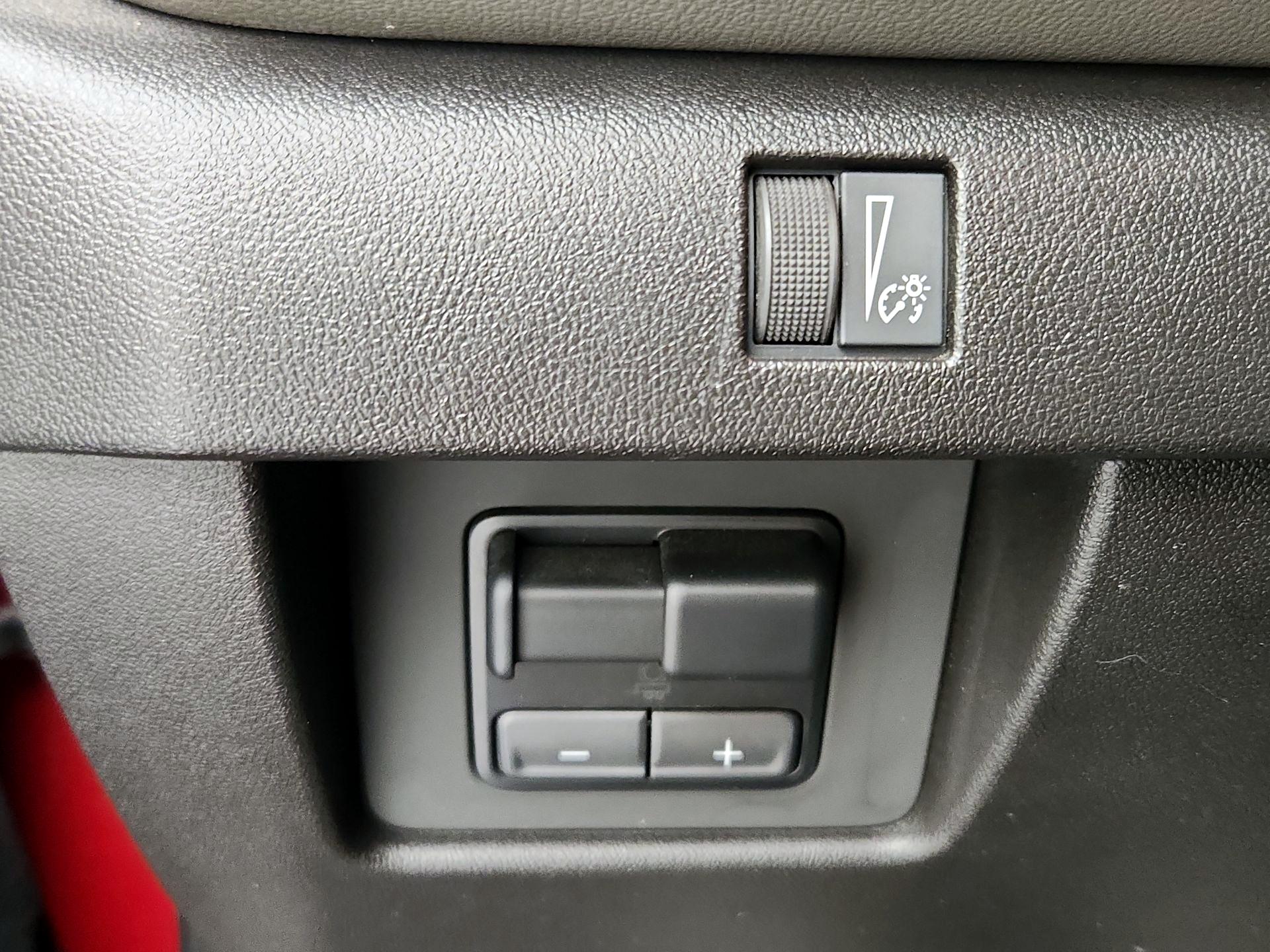 Thumbnail: 2024 Chevrolet Colorado - 13