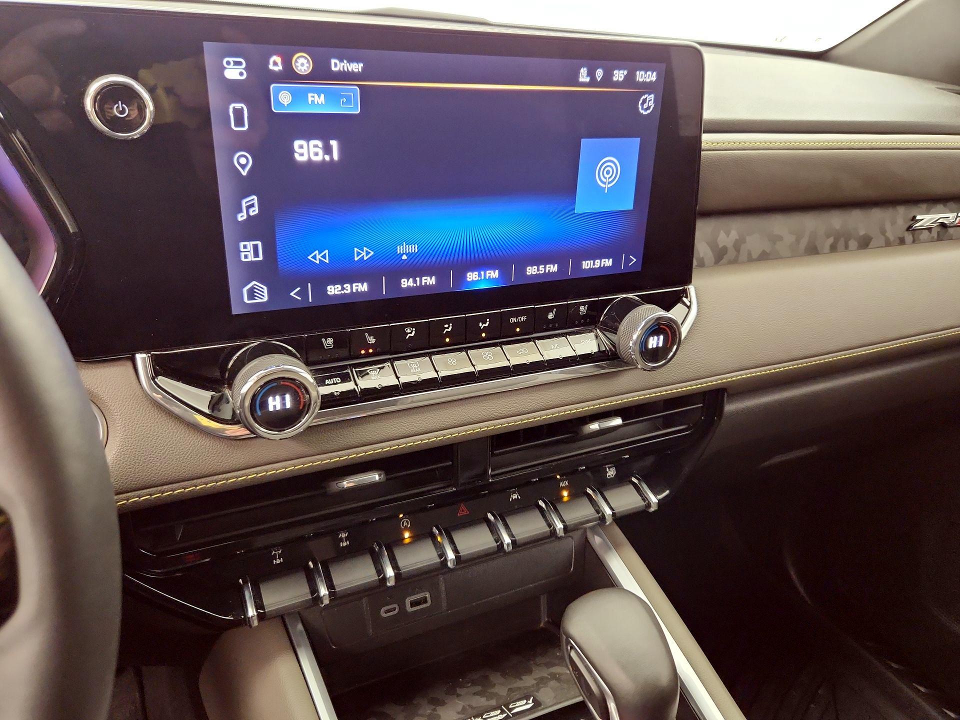 Thumbnail: 2024 Chevrolet Colorado - 16