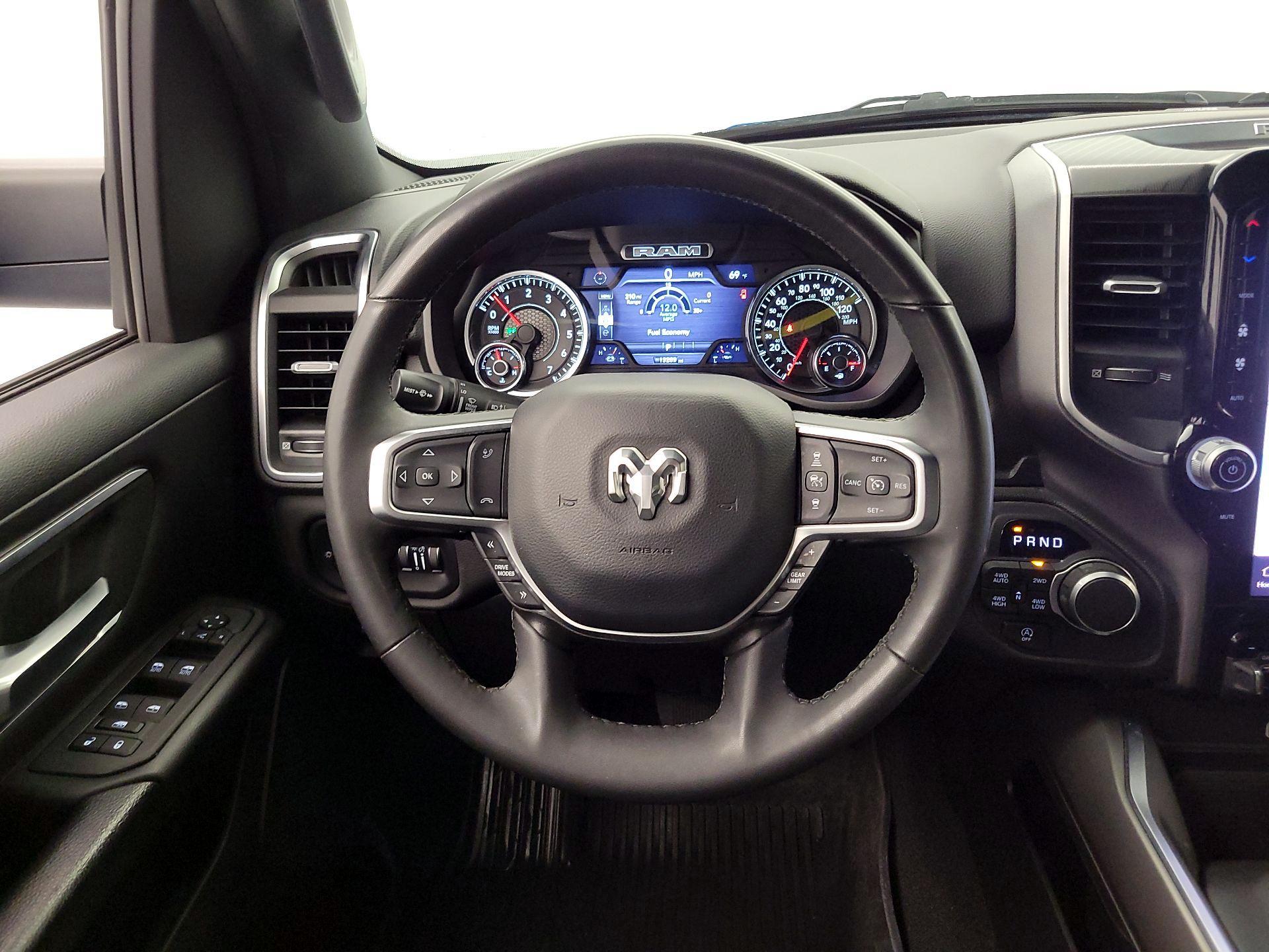 Thumbnail: 2025 RAM 1500 - 10