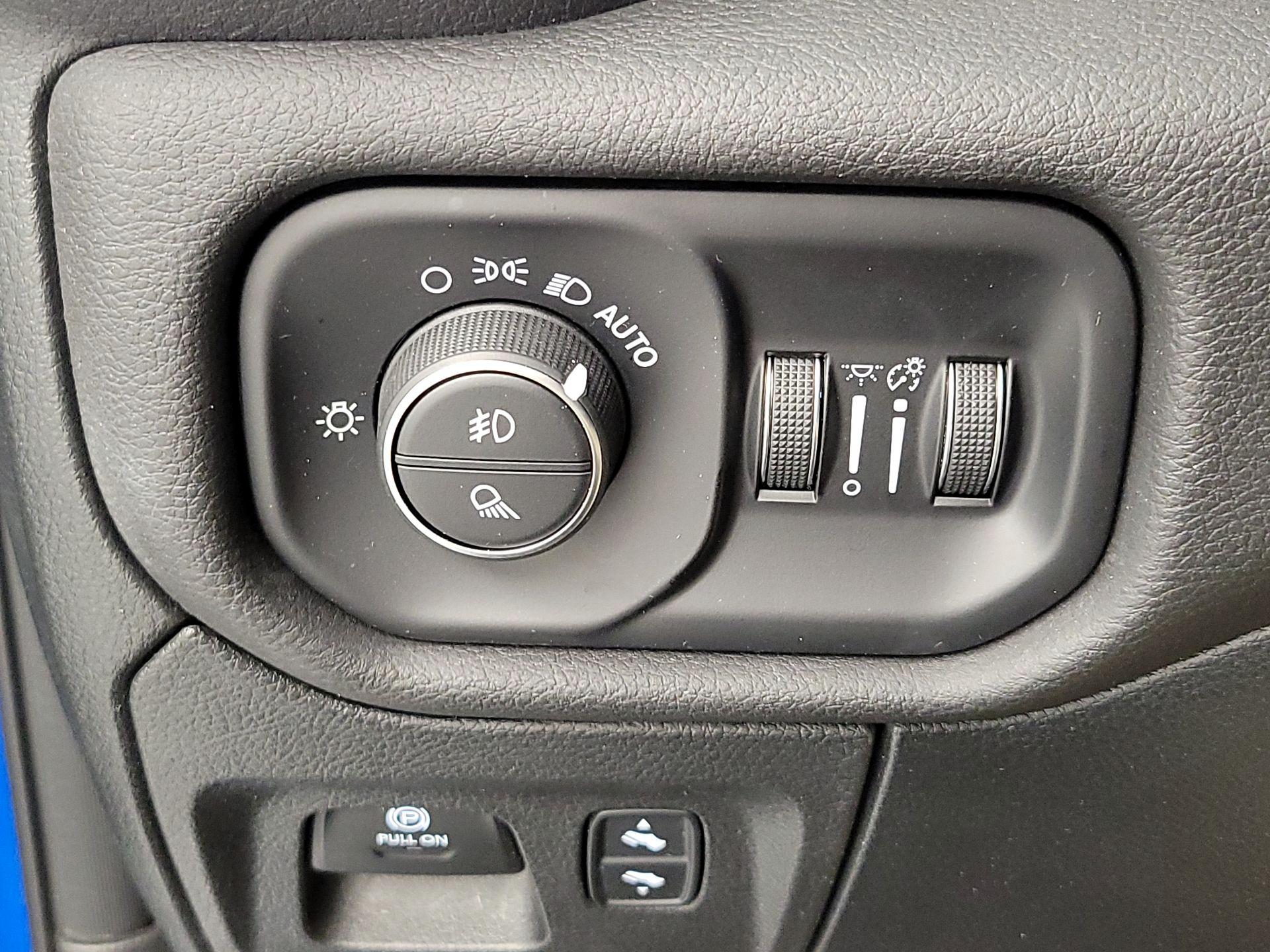 Thumbnail: 2025 RAM 1500 - 13