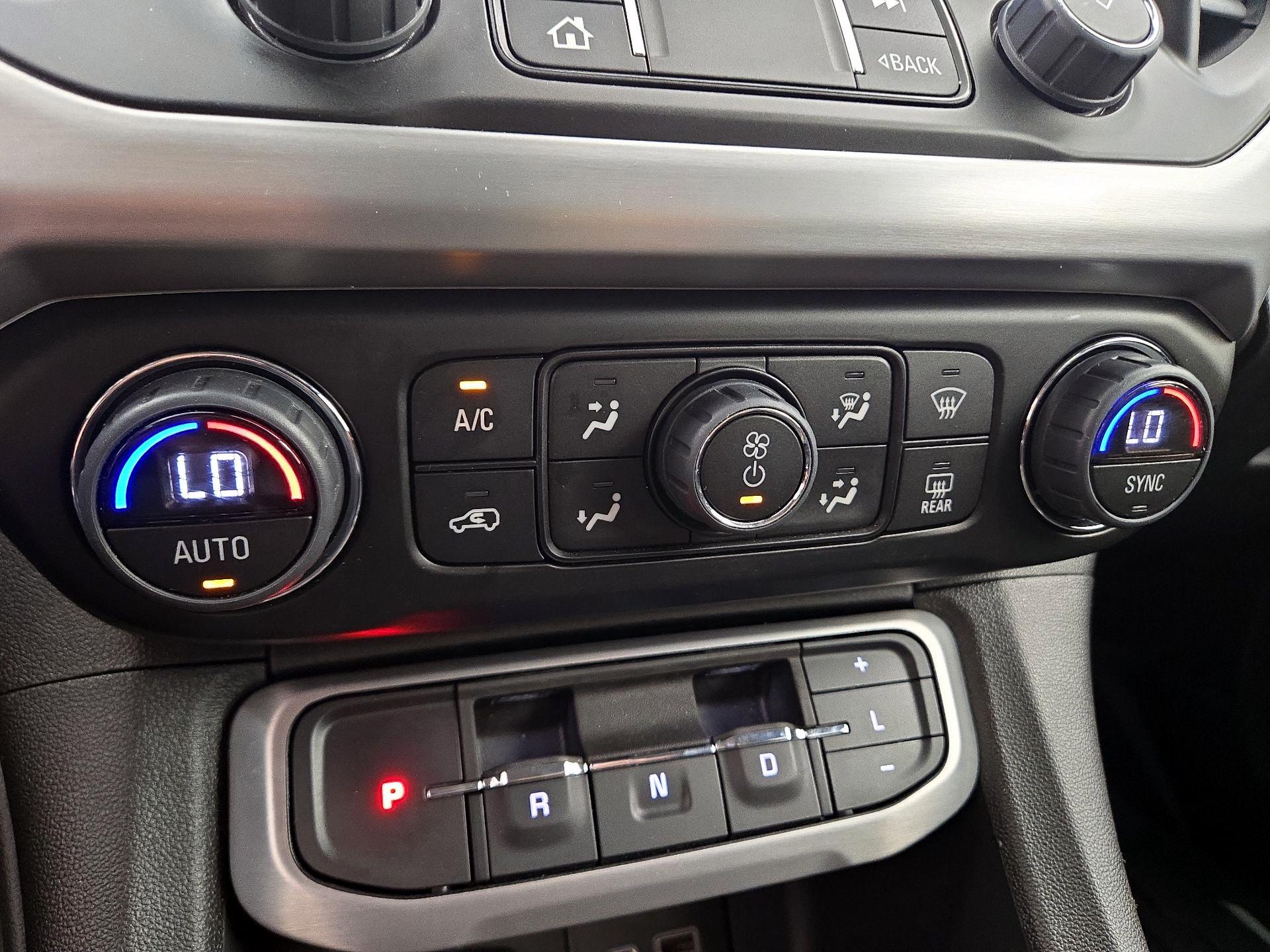 Thumbnail: 2023 GMC Acadia - 16