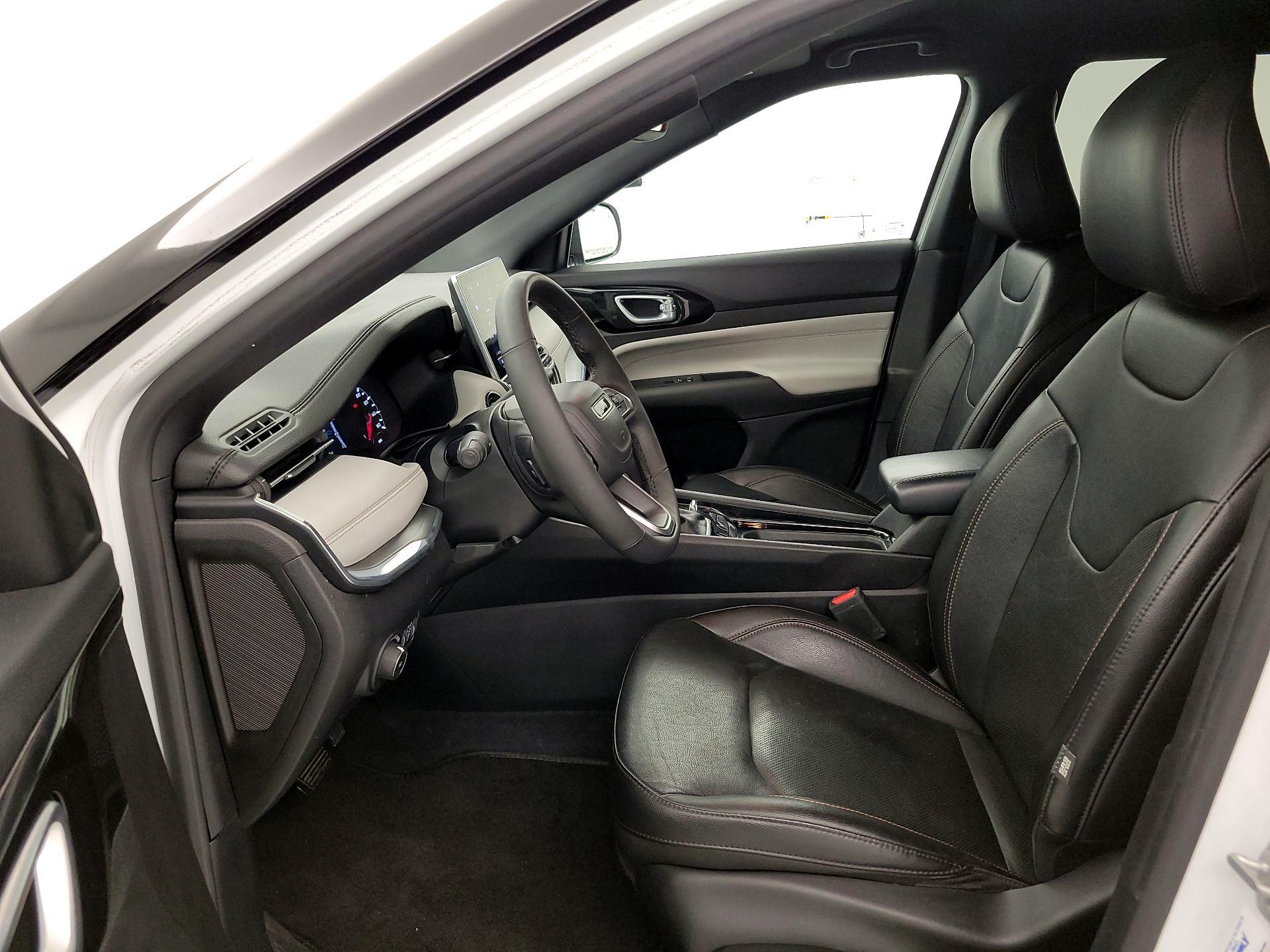 Thumbnail: 2023 Jeep Compass - 11