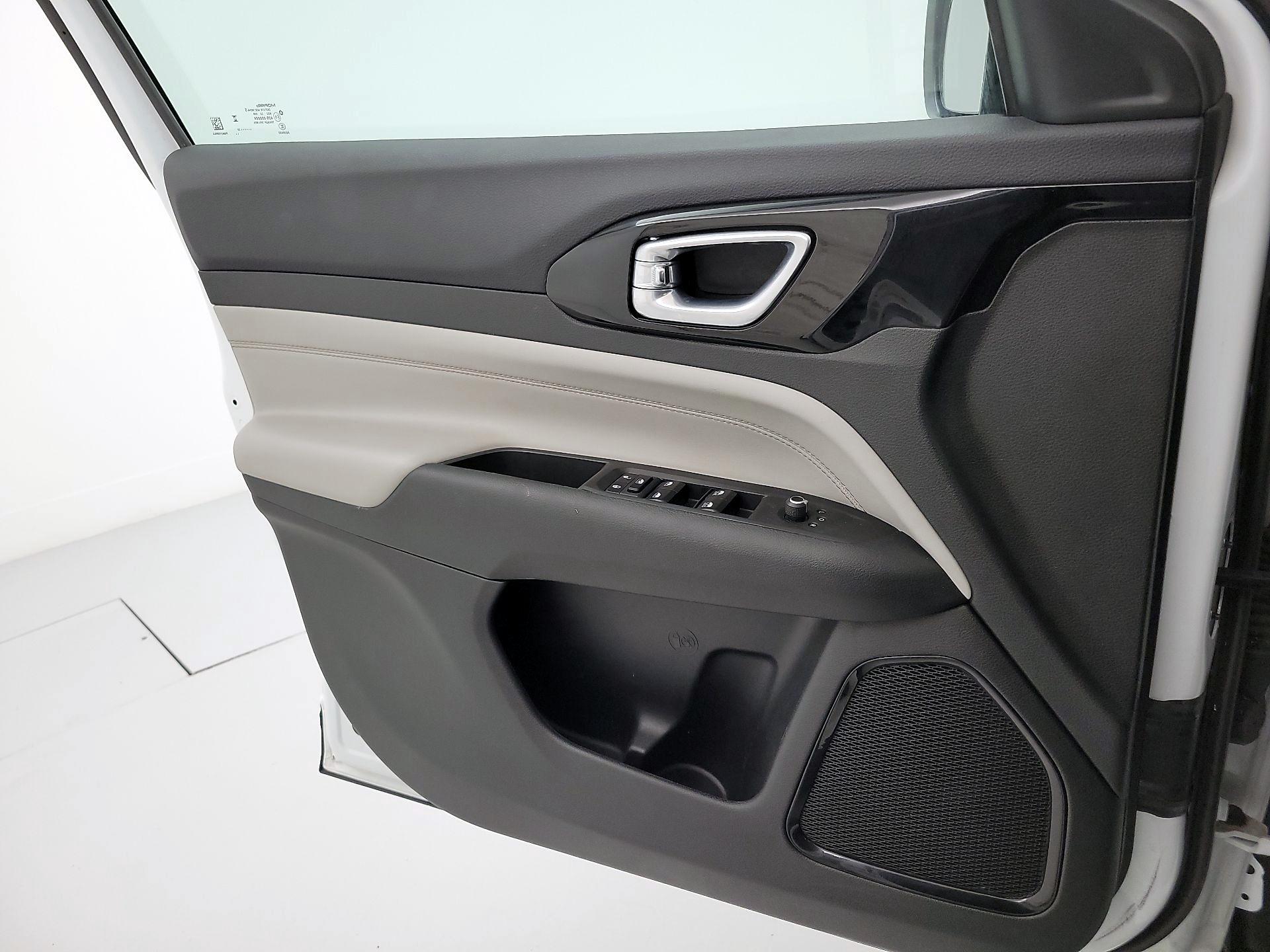 Thumbnail: 2023 Jeep Compass - 12