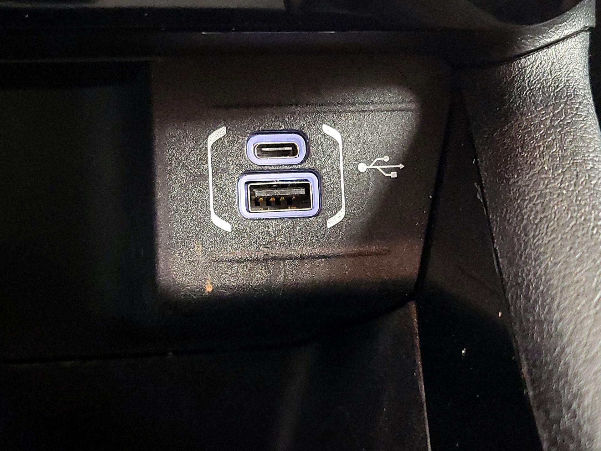 Thumbnail: 2023 Jeep Compass - 18