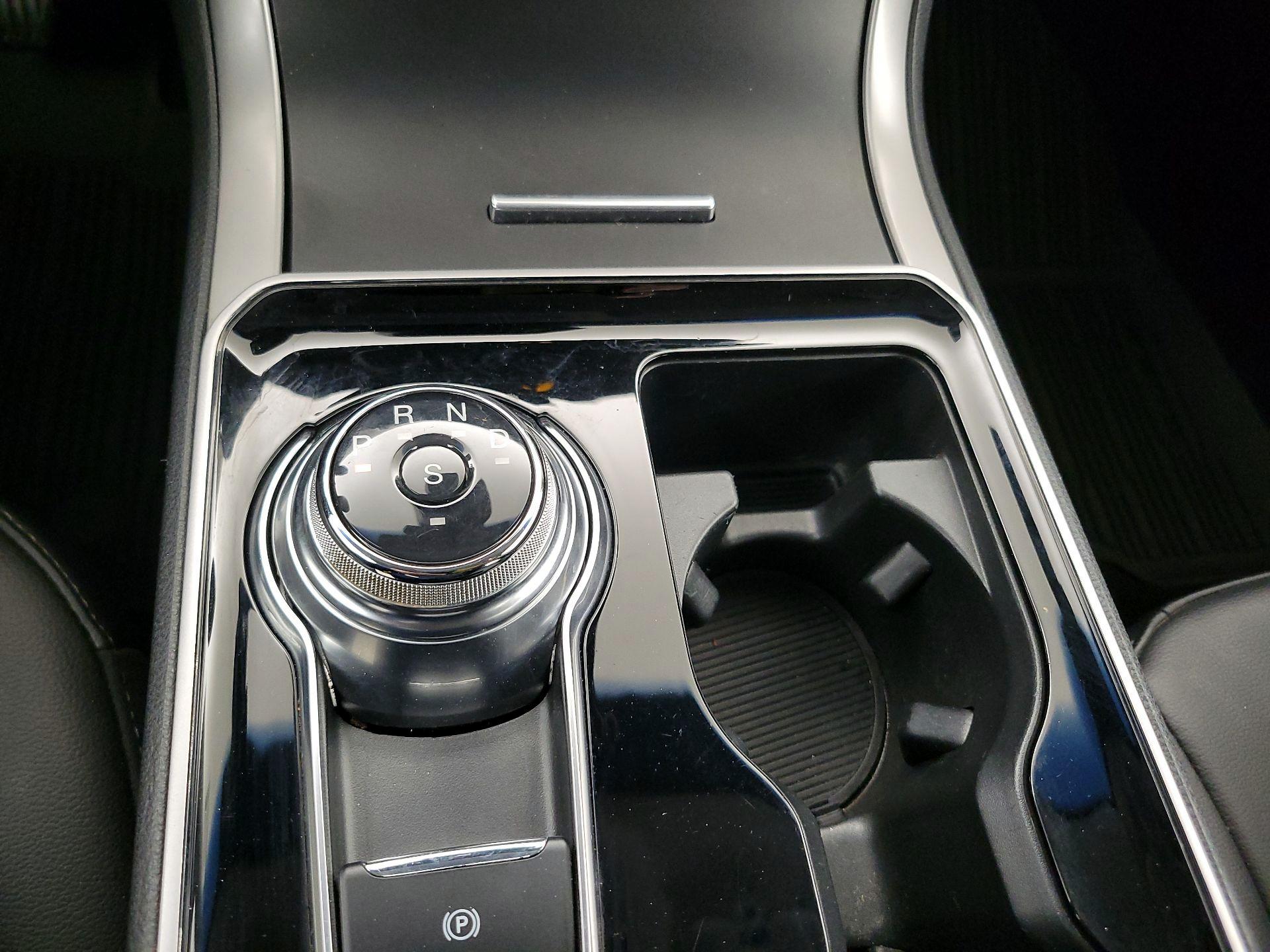 Thumbnail: 2020 Ford Edge - 17