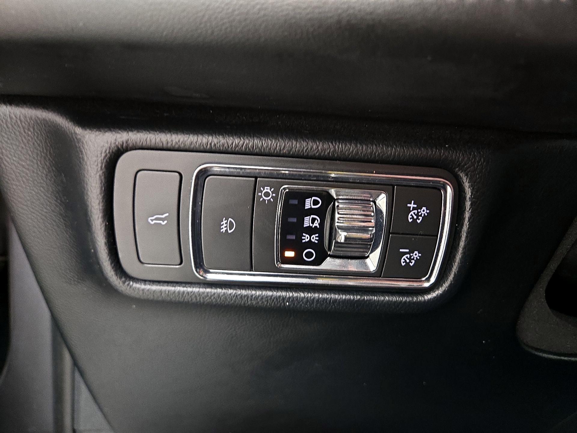 Thumbnail: 2021 Lincoln Aviator - 13