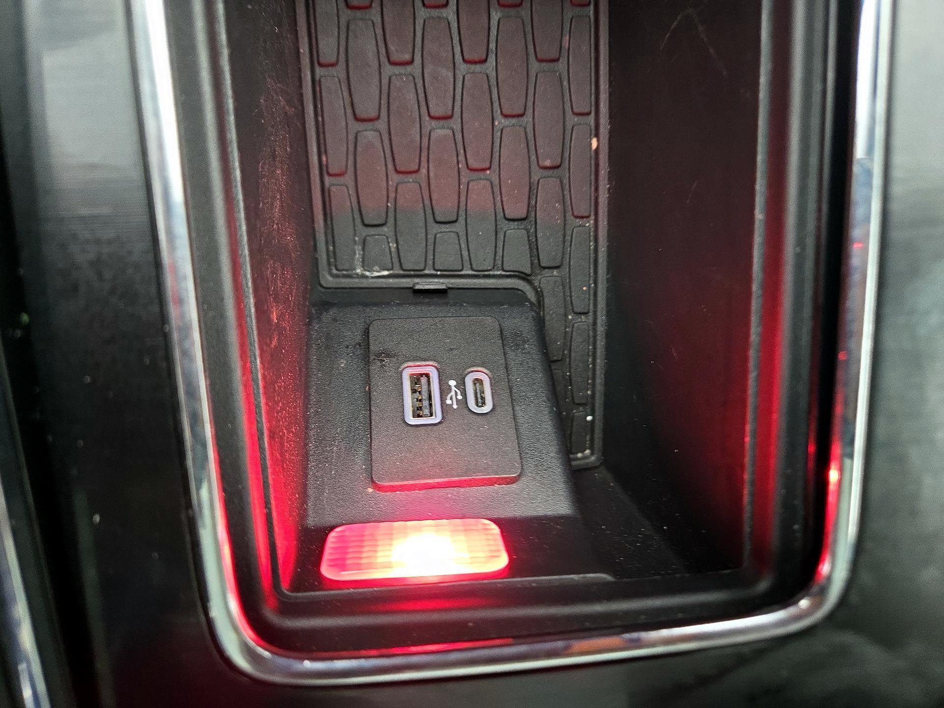 Thumbnail: 2021 Lincoln Aviator - 19