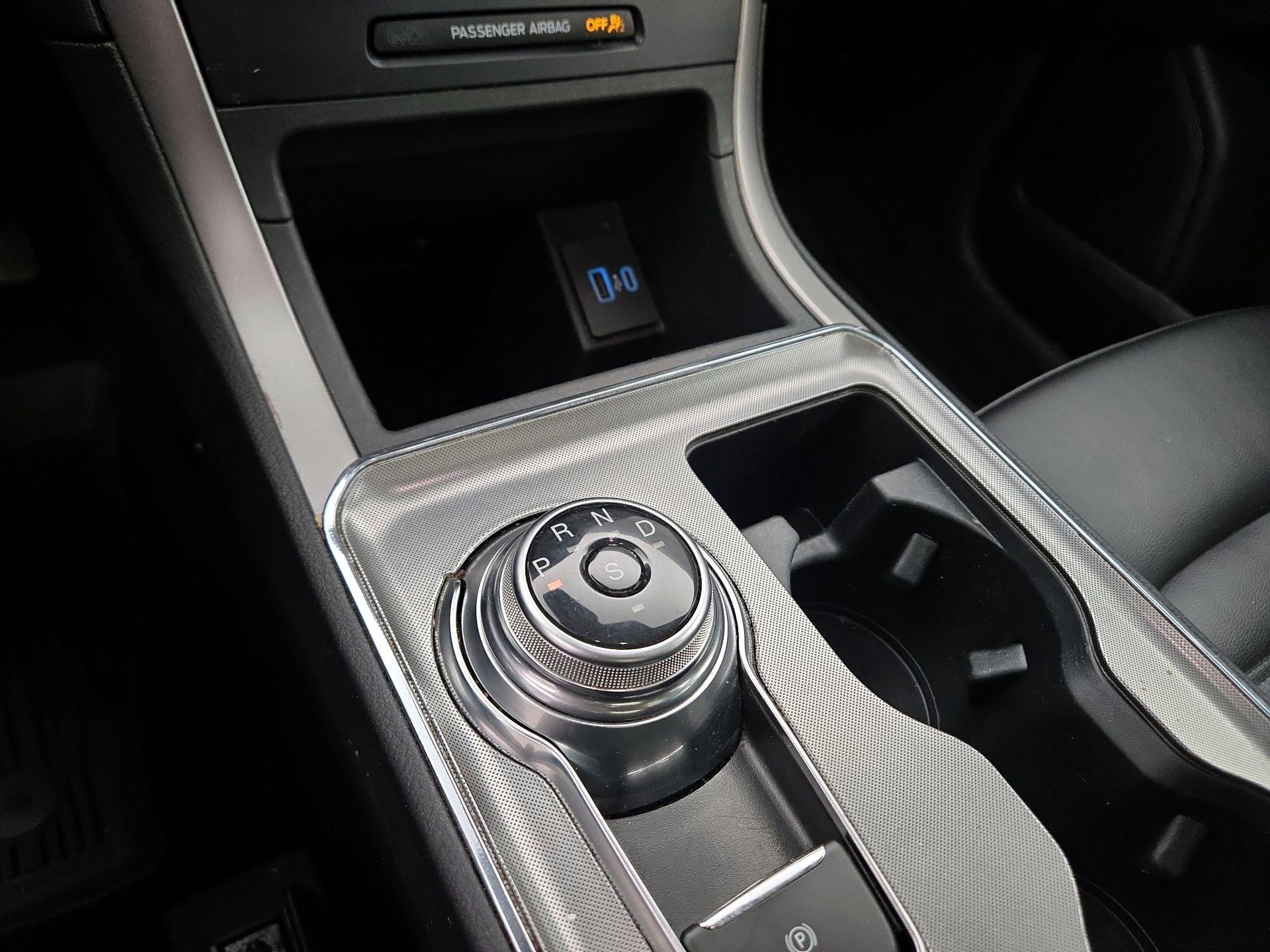 Thumbnail: 2022 Ford Edge - 17