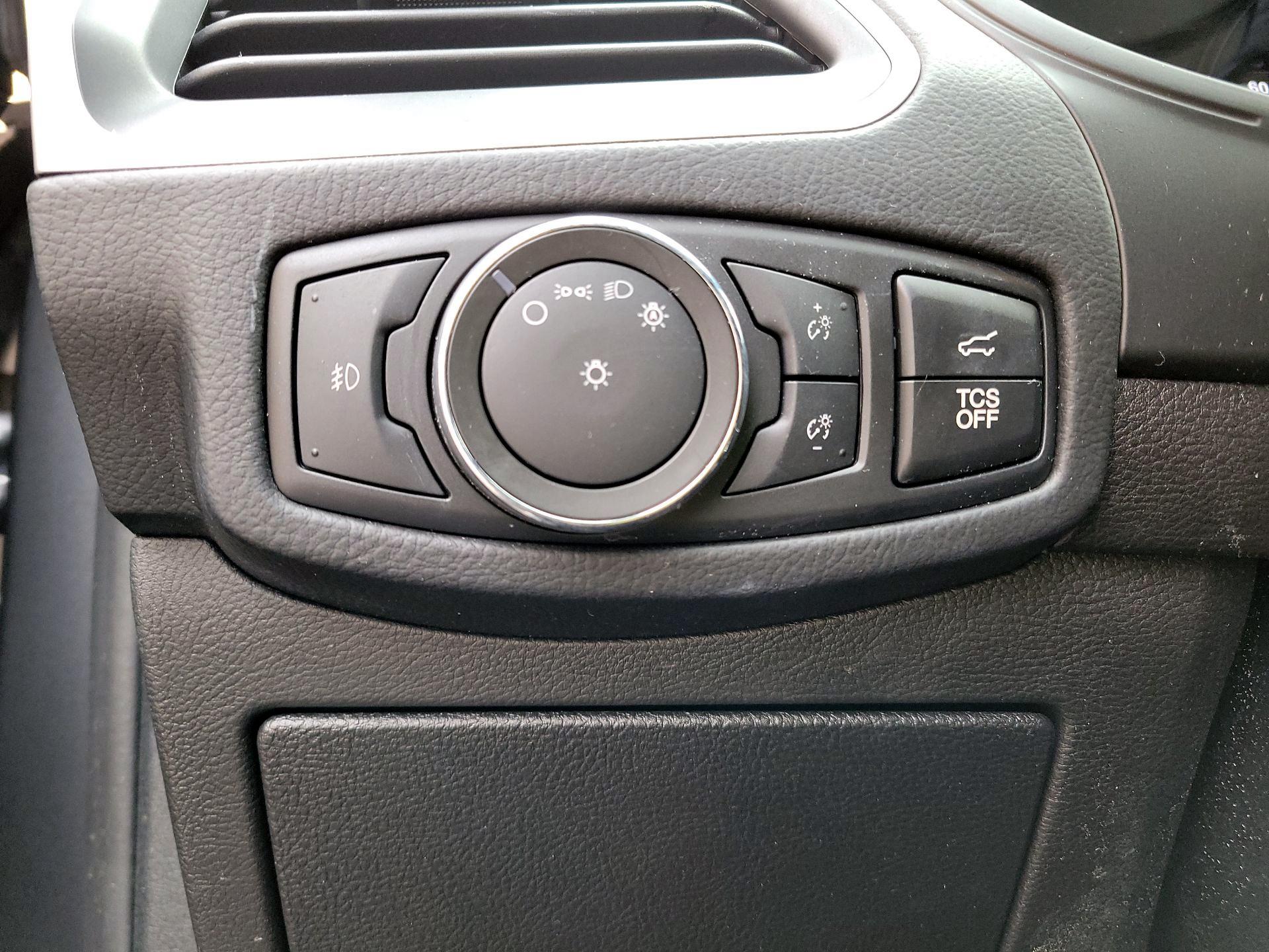 Thumbnail: 2022 Ford Edge - 11