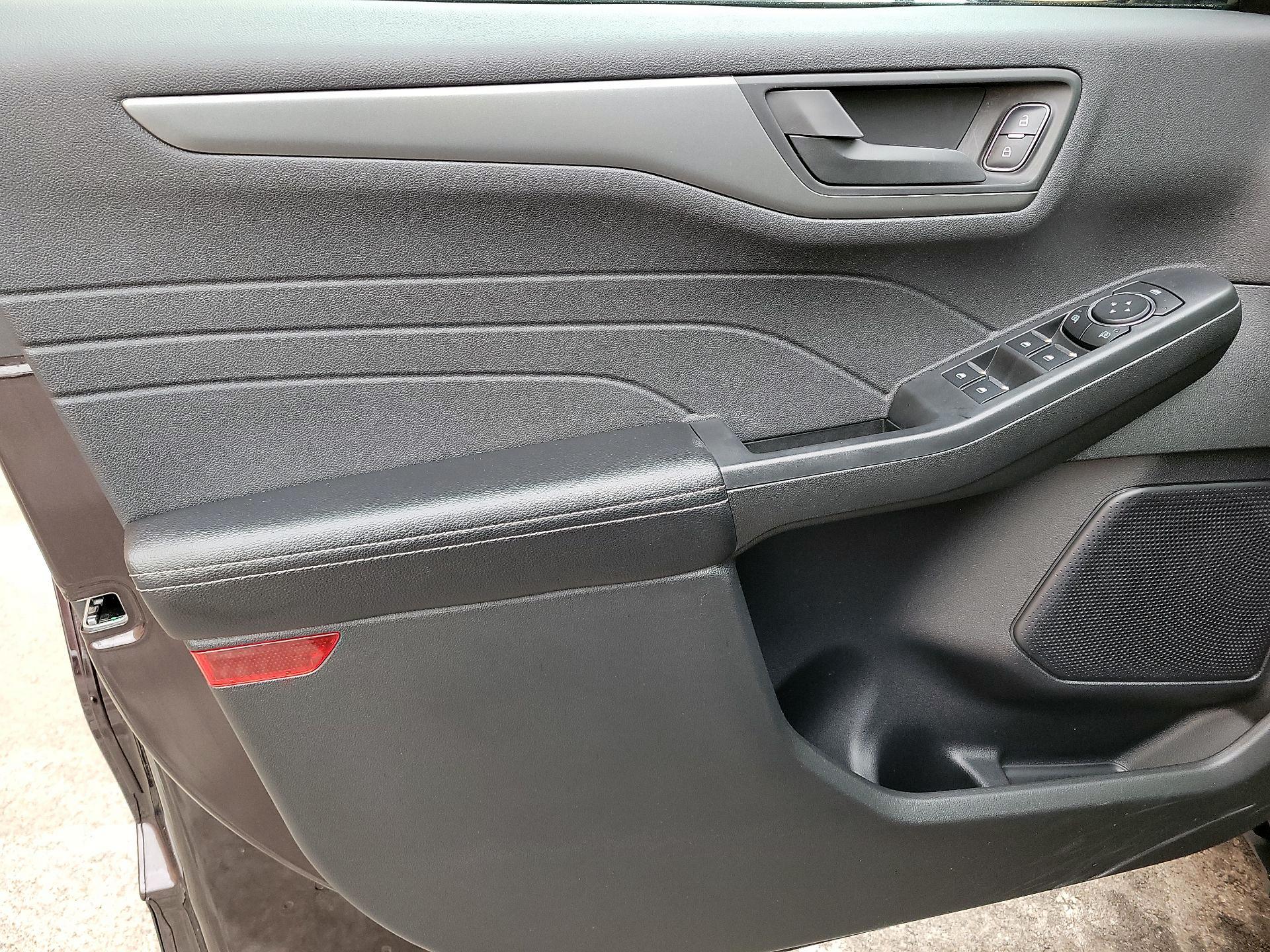 Thumbnail: 2023 Ford Escape - 10