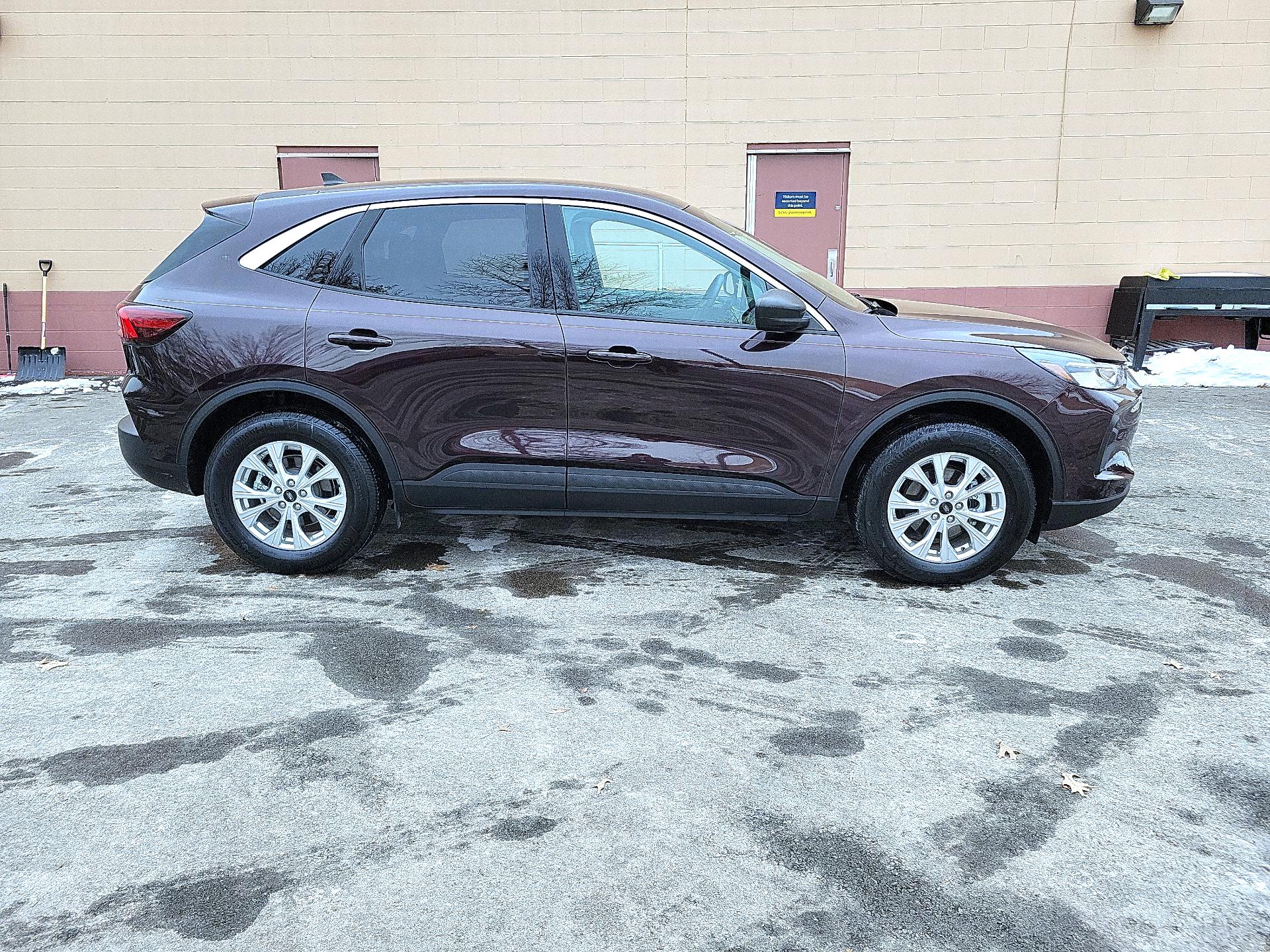 Thumbnail: 2023 Ford Escape - 4