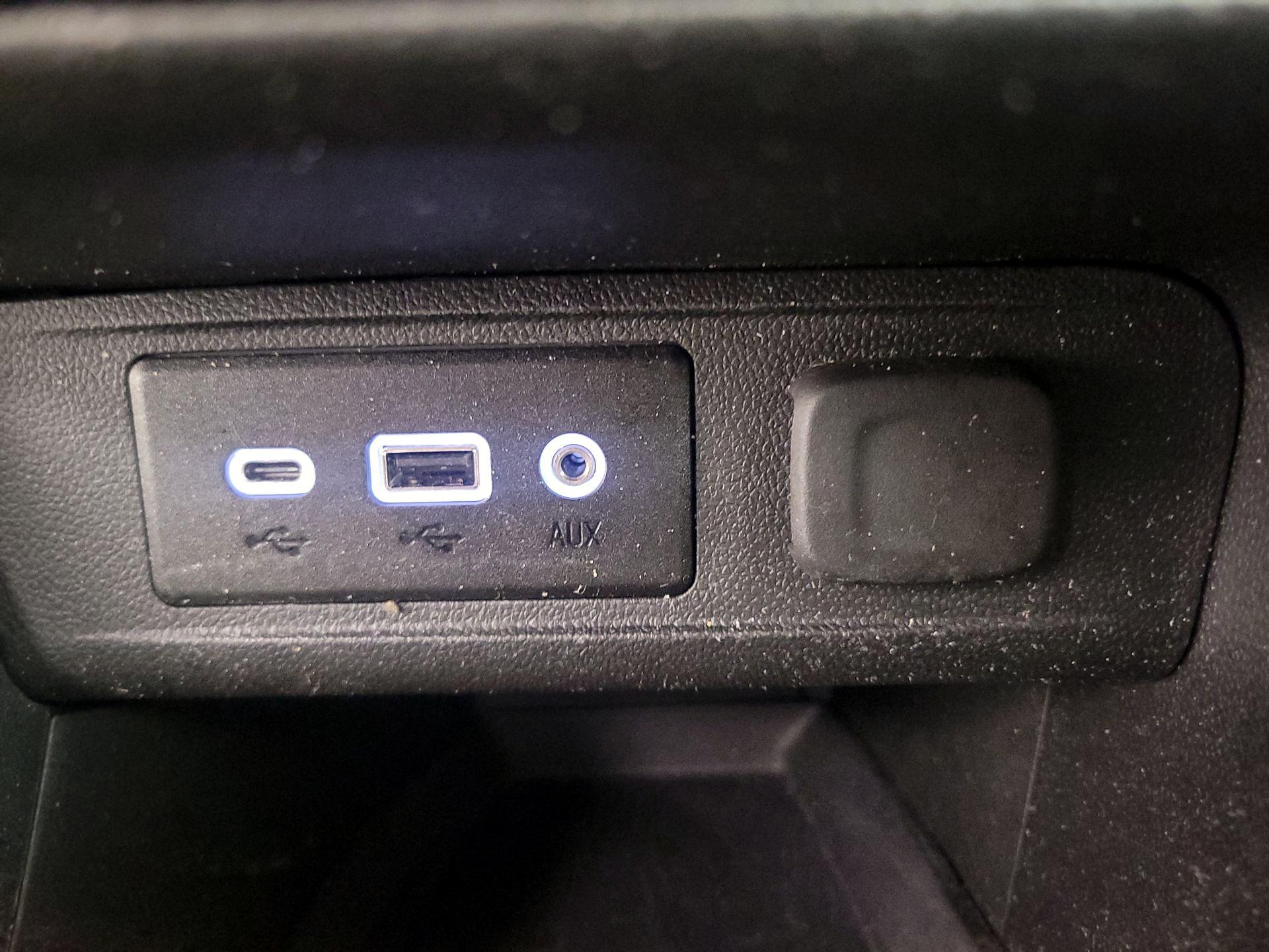 Thumbnail: 2023 Buick Encore GX - 18