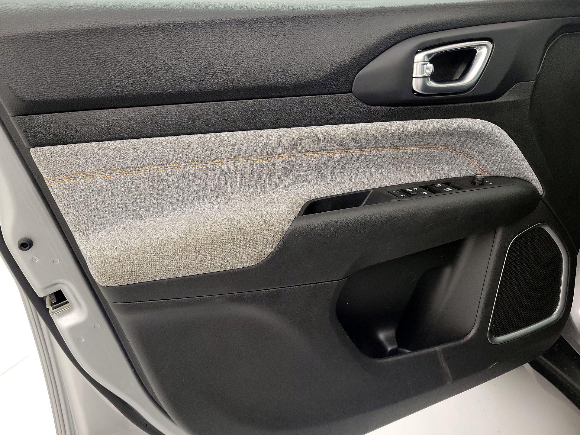 Thumbnail: 2022 Jeep Compass - 12