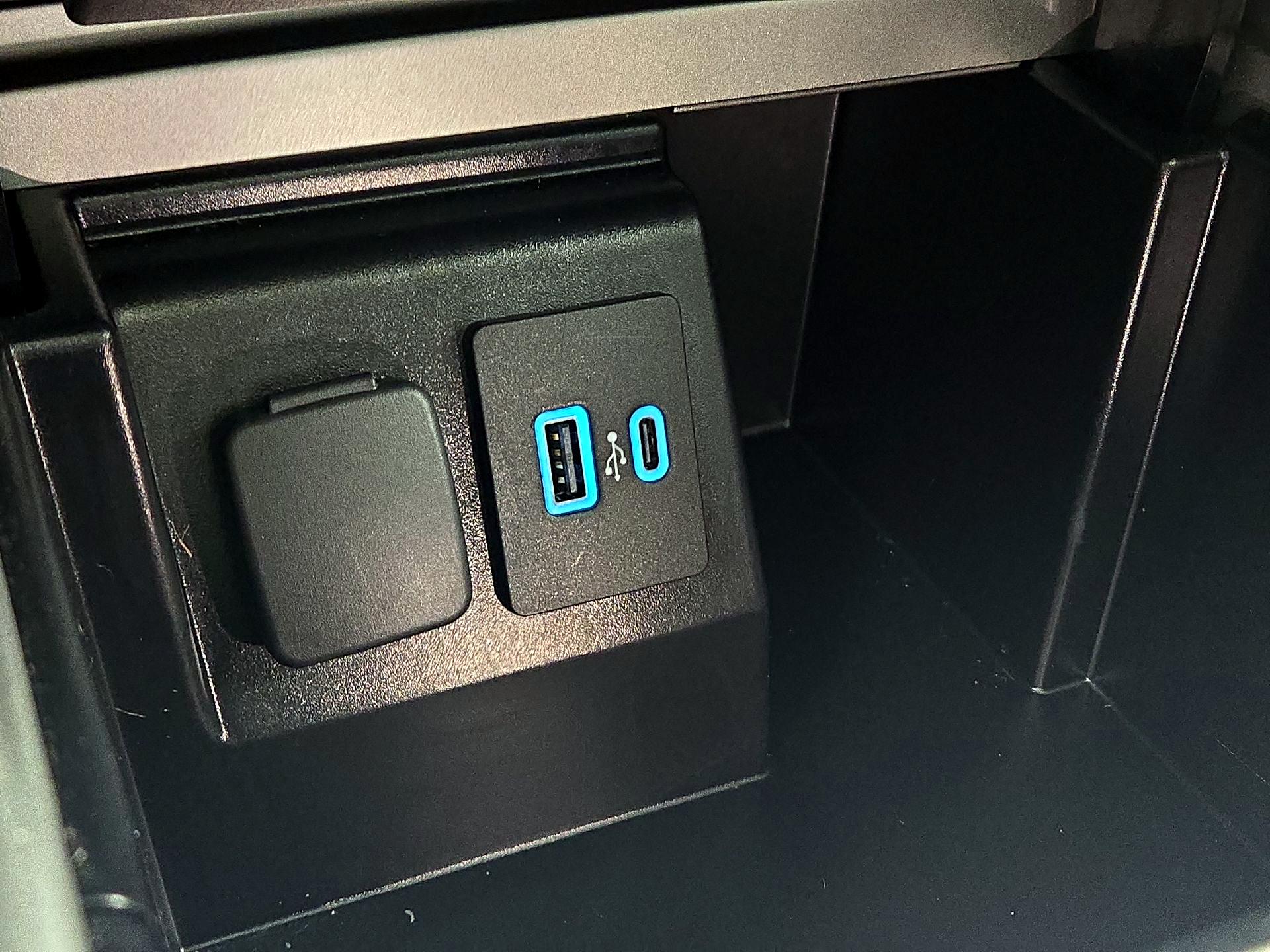 Thumbnail: 2023 Ford Explorer - 18