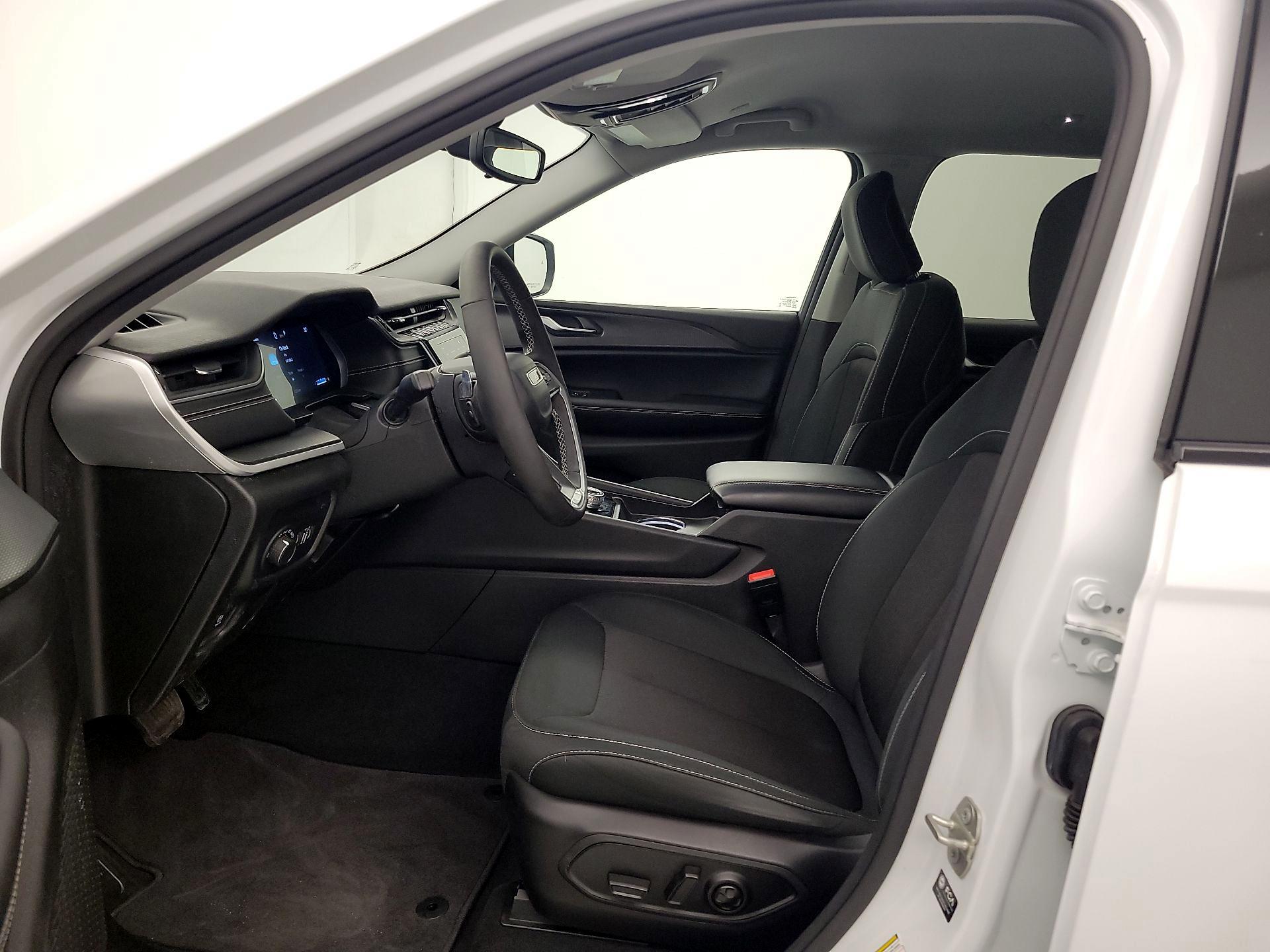 Thumbnail: 2024 Jeep Grand Cherokee L - 11