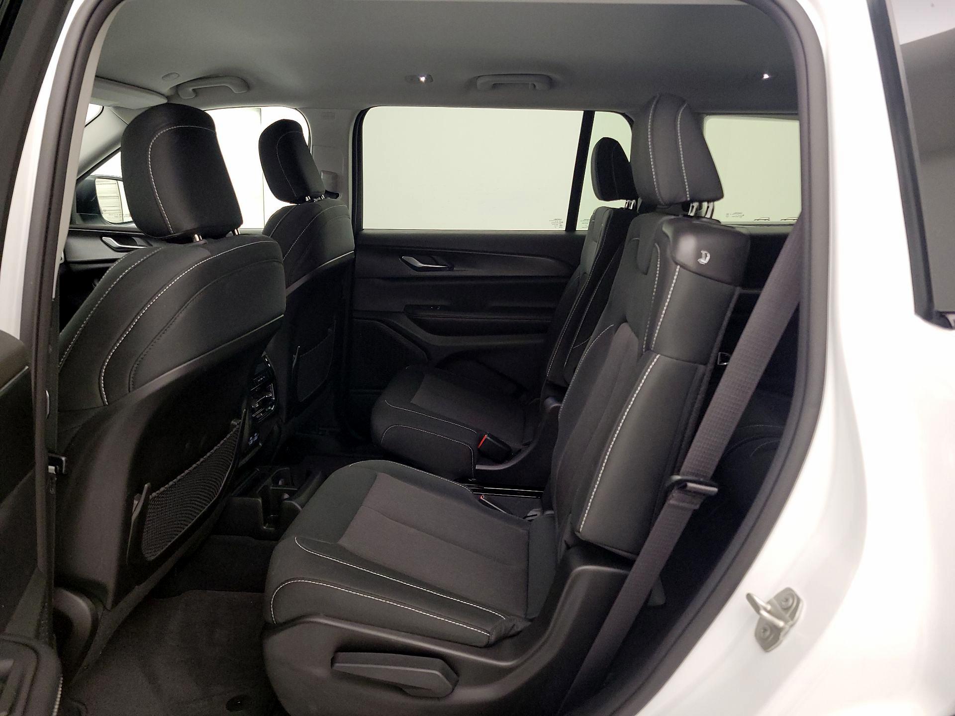 Thumbnail: 2024 Jeep Grand Cherokee L - 19