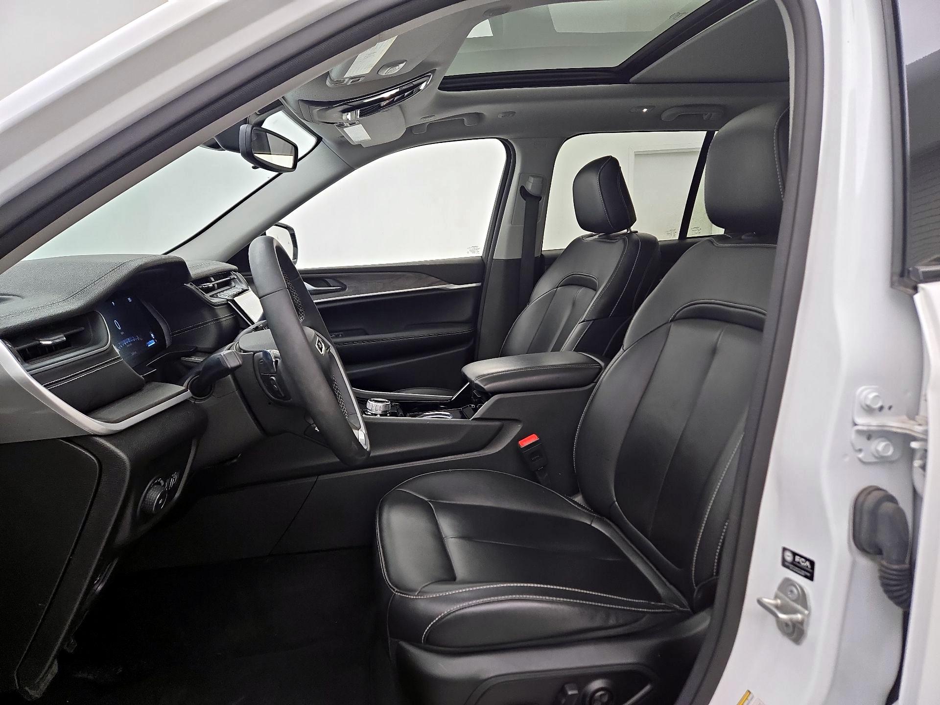 Thumbnail: 2023 Jeep Grand Cherokee - 11