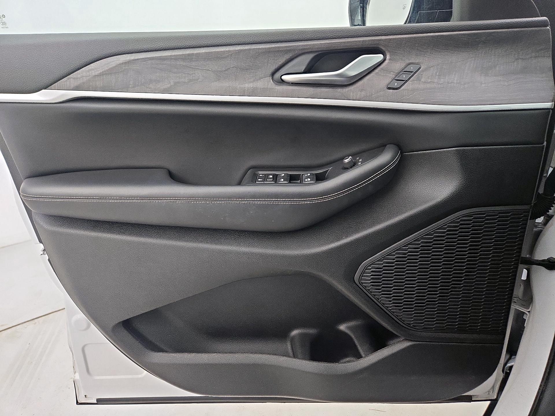 Thumbnail: 2023 Jeep Grand Cherokee - 12