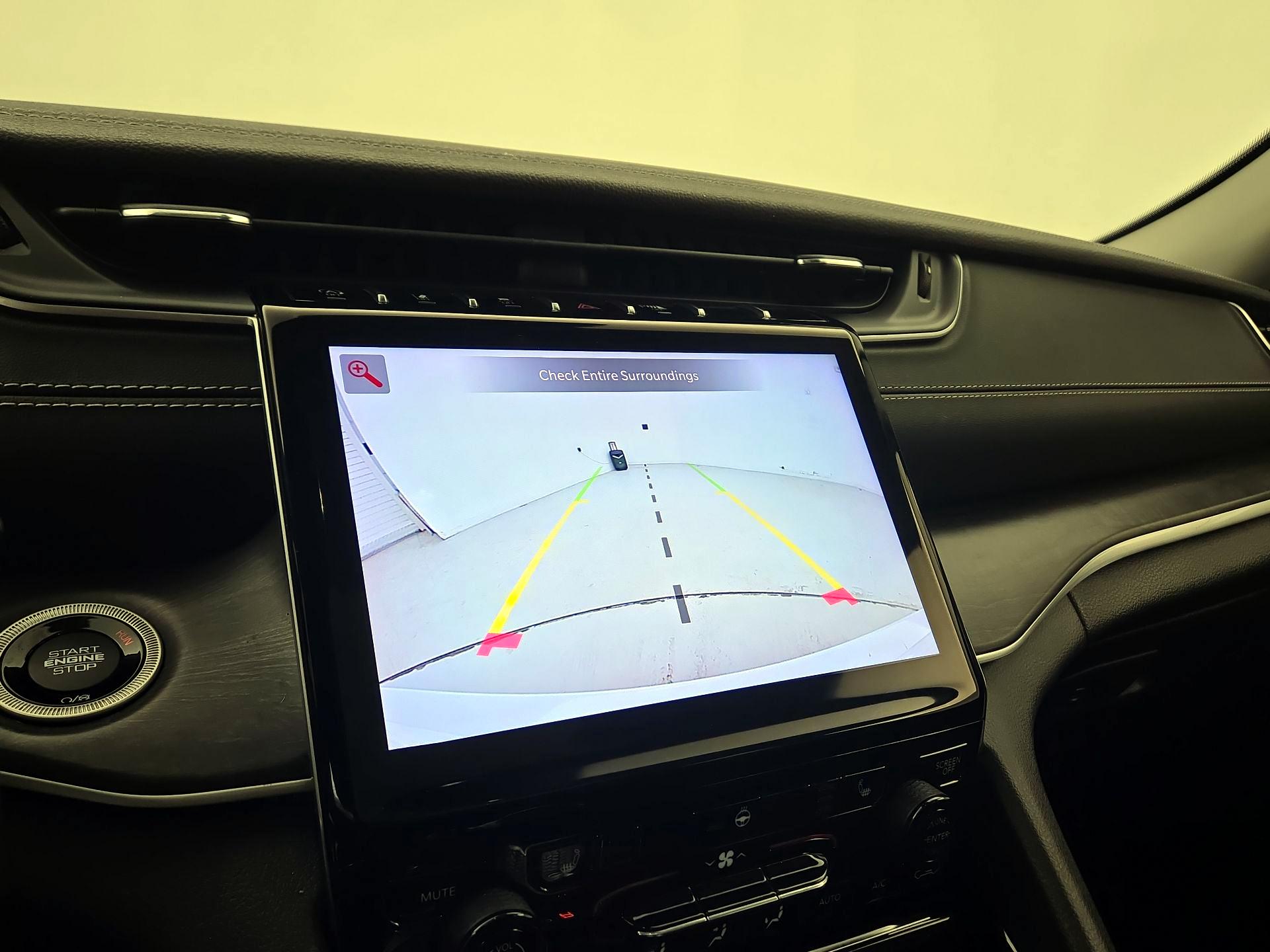 Thumbnail: 2023 Jeep Grand Cherokee - 14