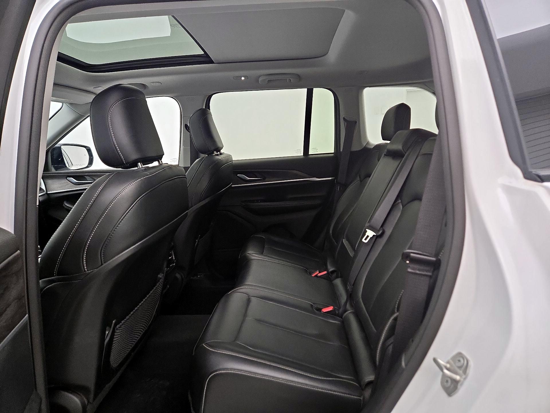 Thumbnail: 2023 Jeep Grand Cherokee - 20