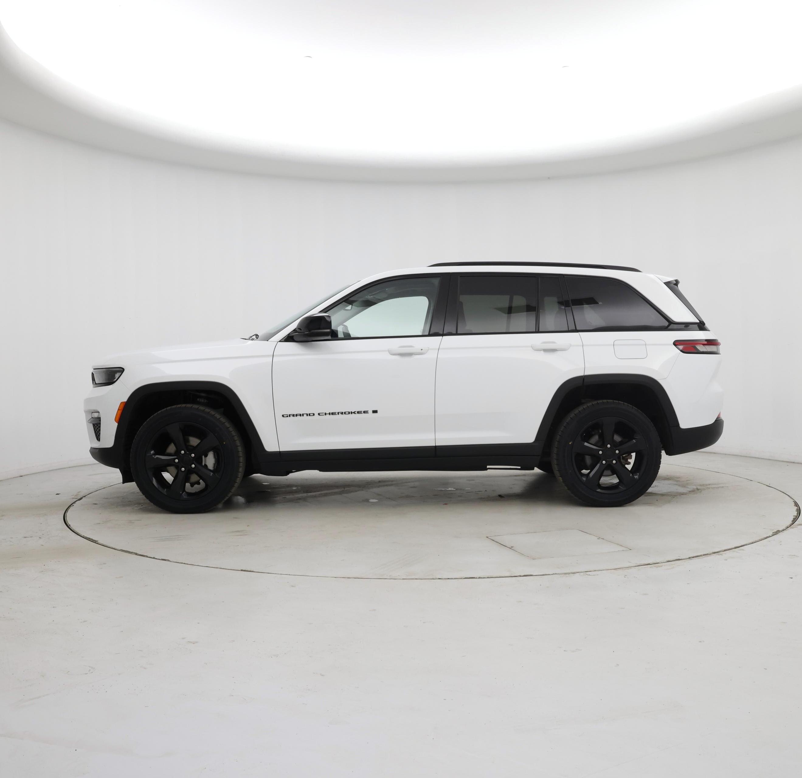 Thumbnail: 2023 Jeep Grand Cherokee - 3