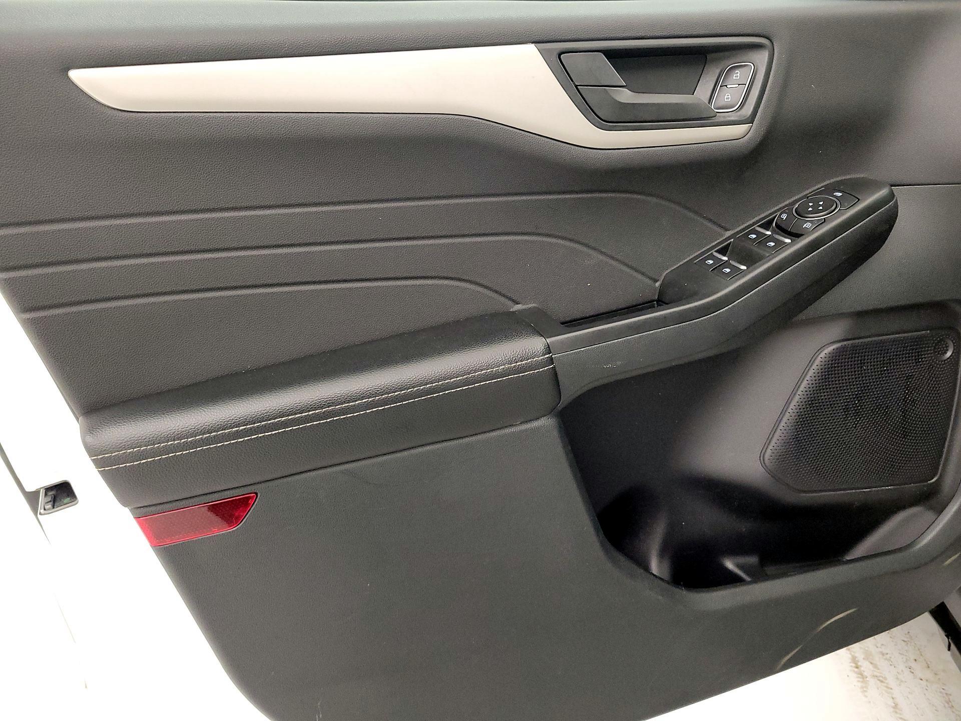 Thumbnail: 2022 Ford Escape - 12