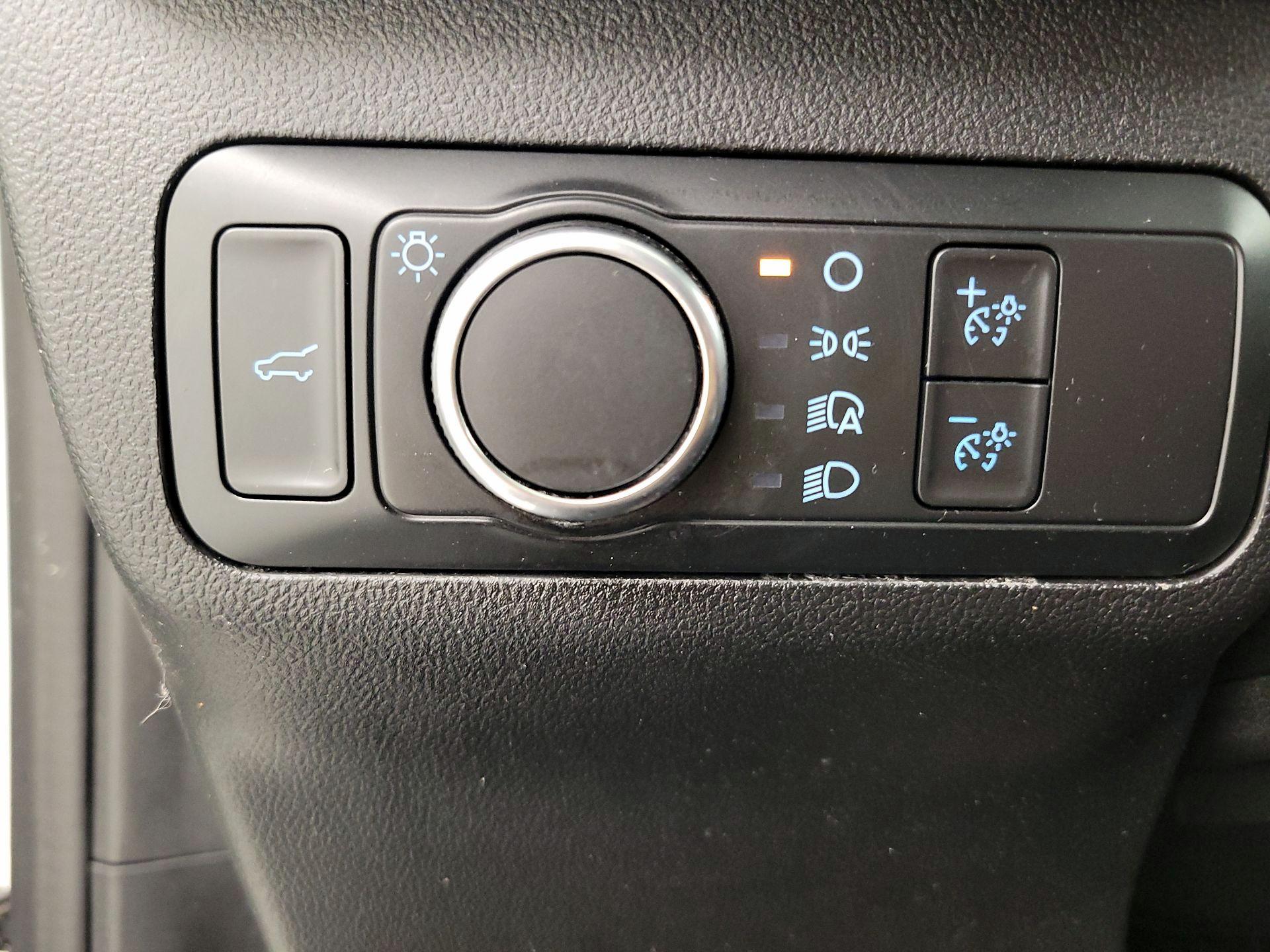 Thumbnail: 2022 Ford Escape - 13