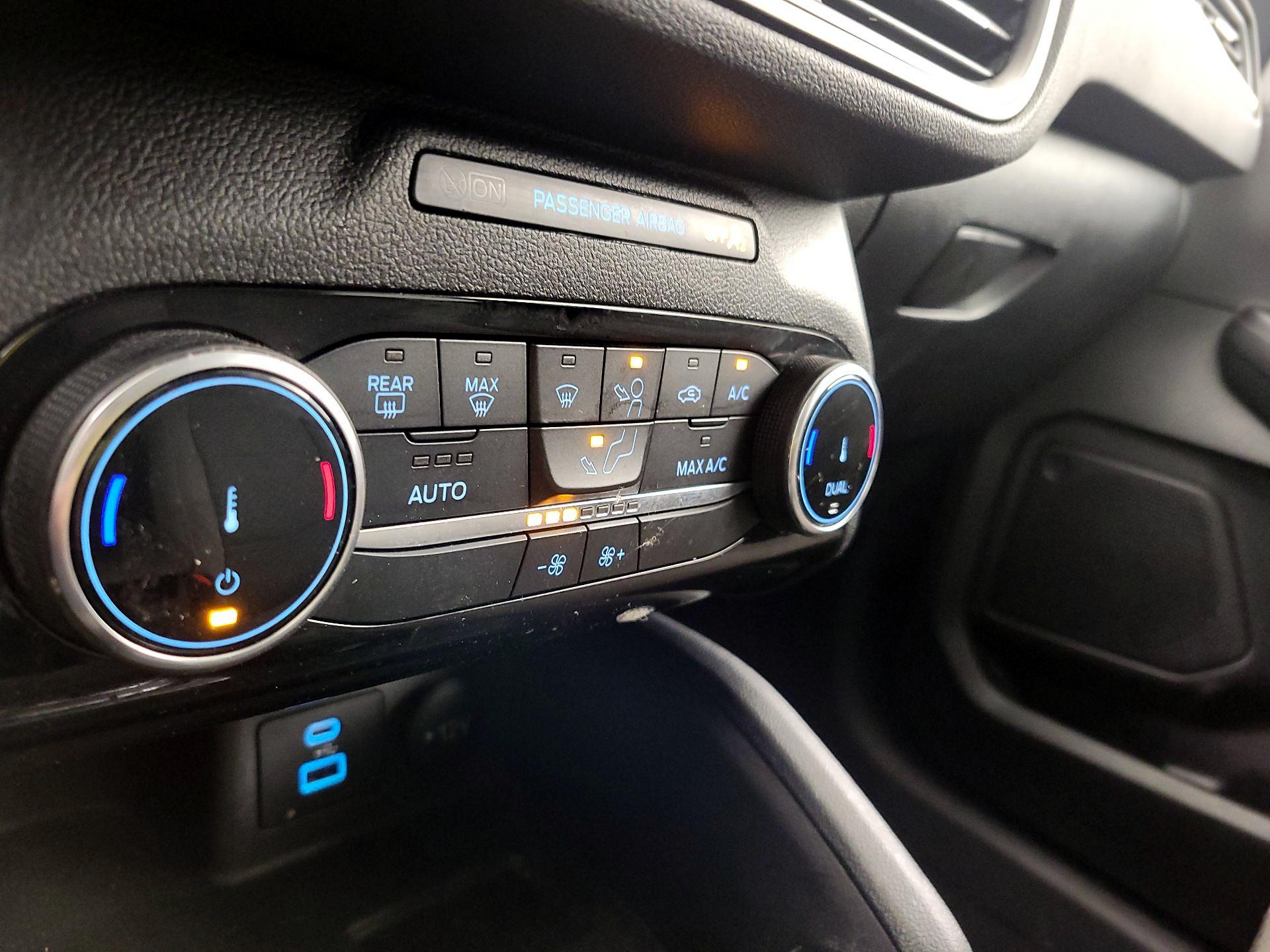 Thumbnail: 2022 Ford Escape - 16