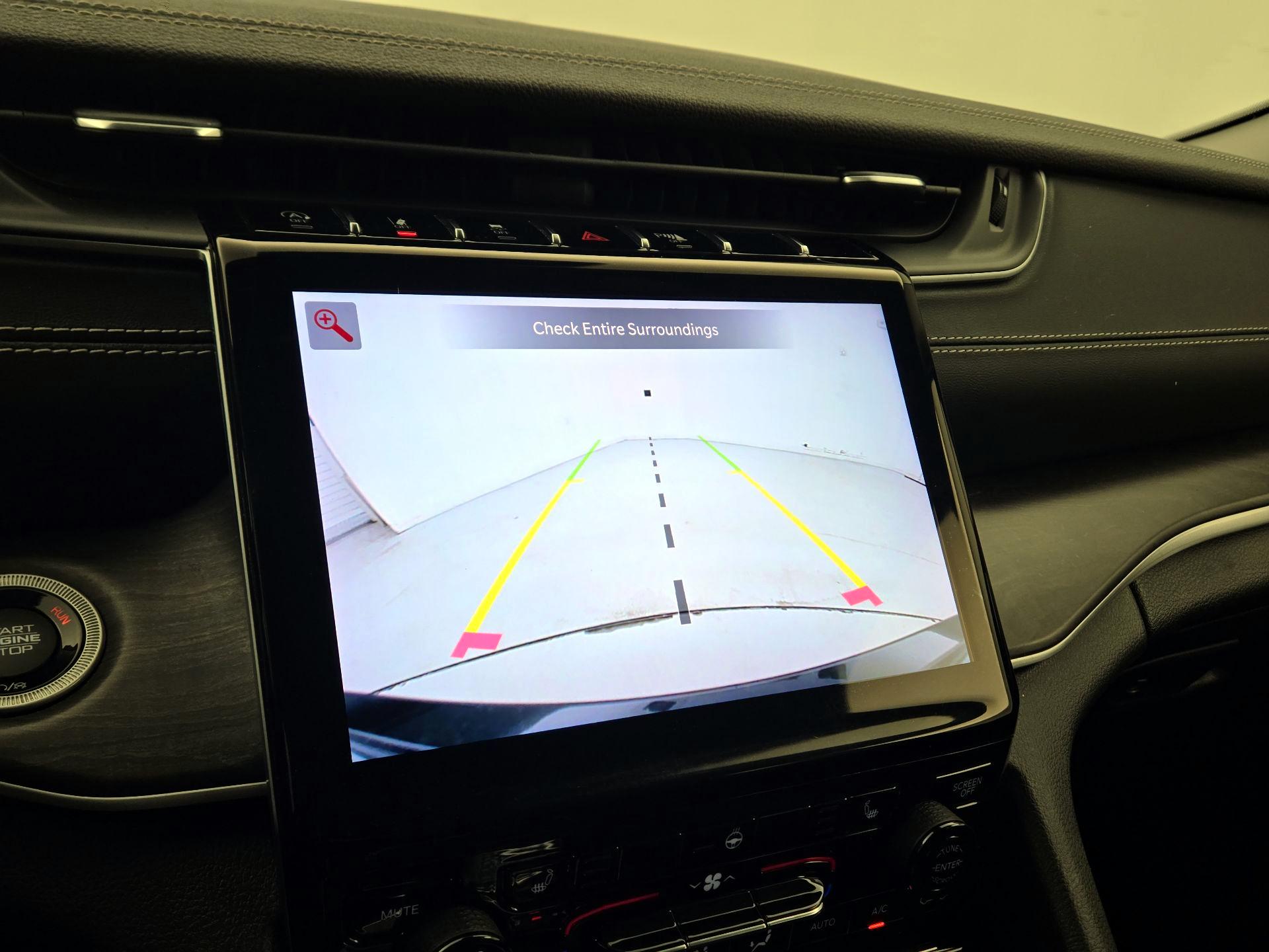 Thumbnail: 2023 Jeep Grand Cherokee - 14