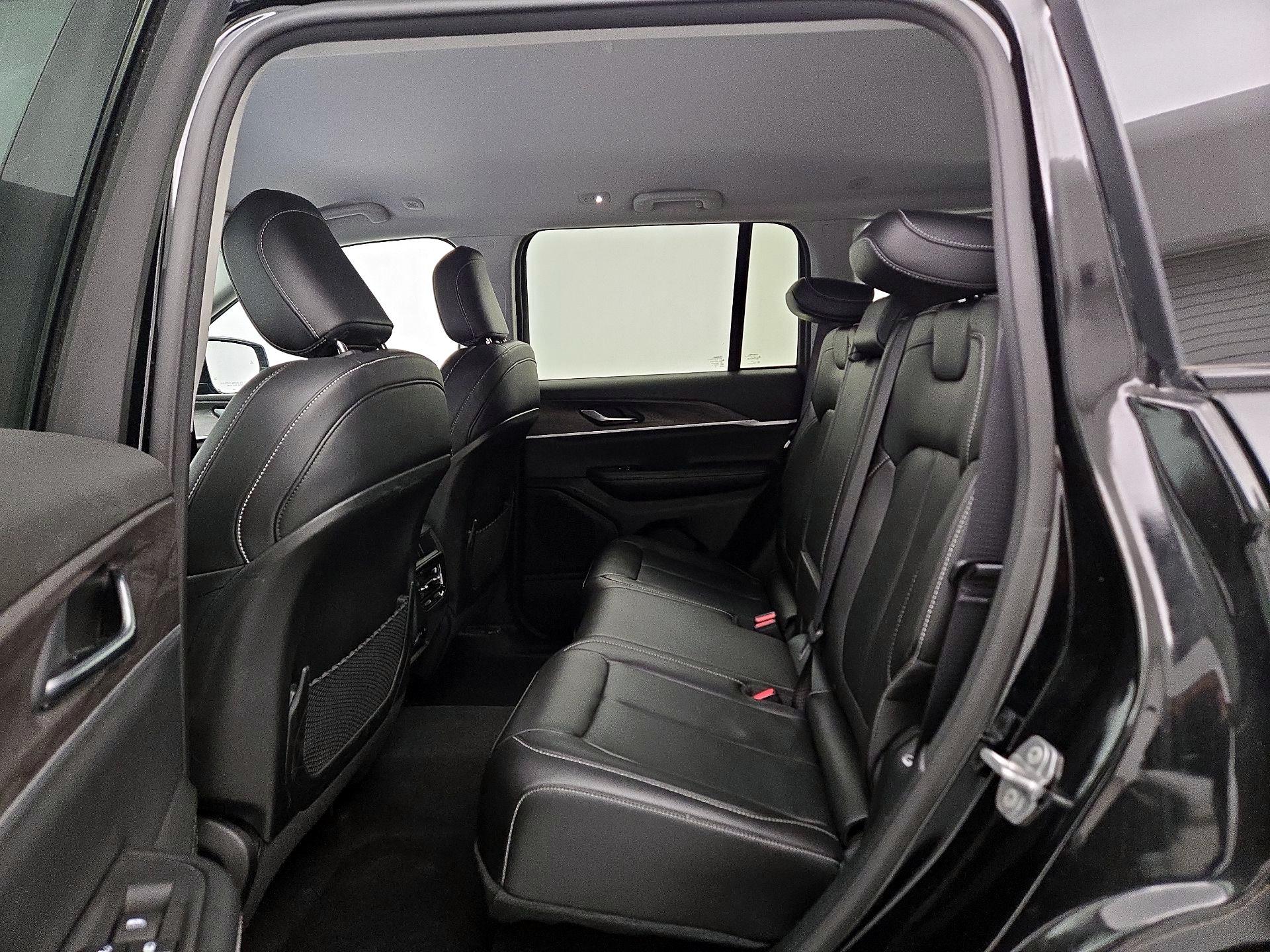 Thumbnail: 2023 Jeep Grand Cherokee - 19