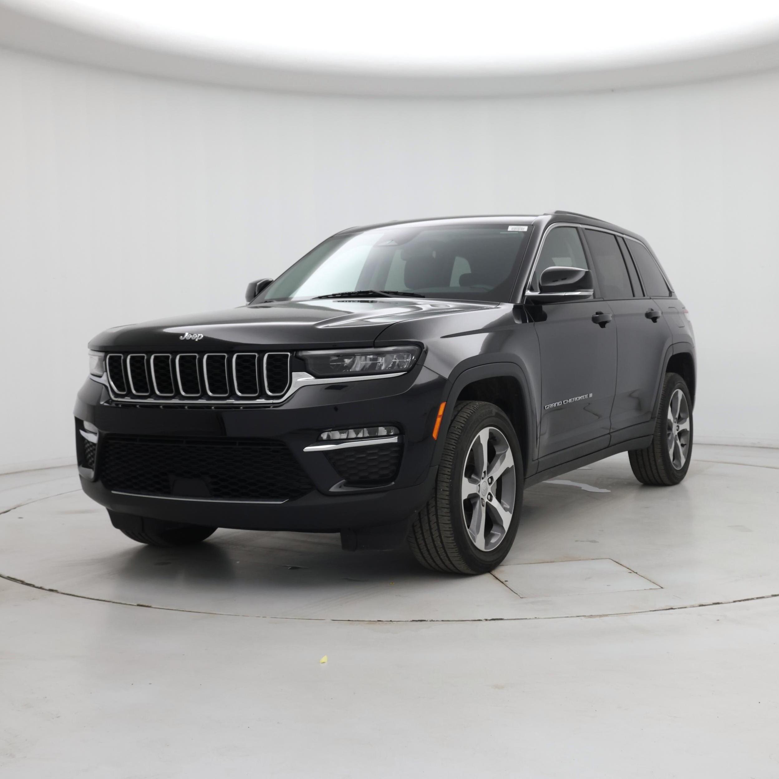 Thumbnail: 2023 Jeep Grand Cherokee - 4