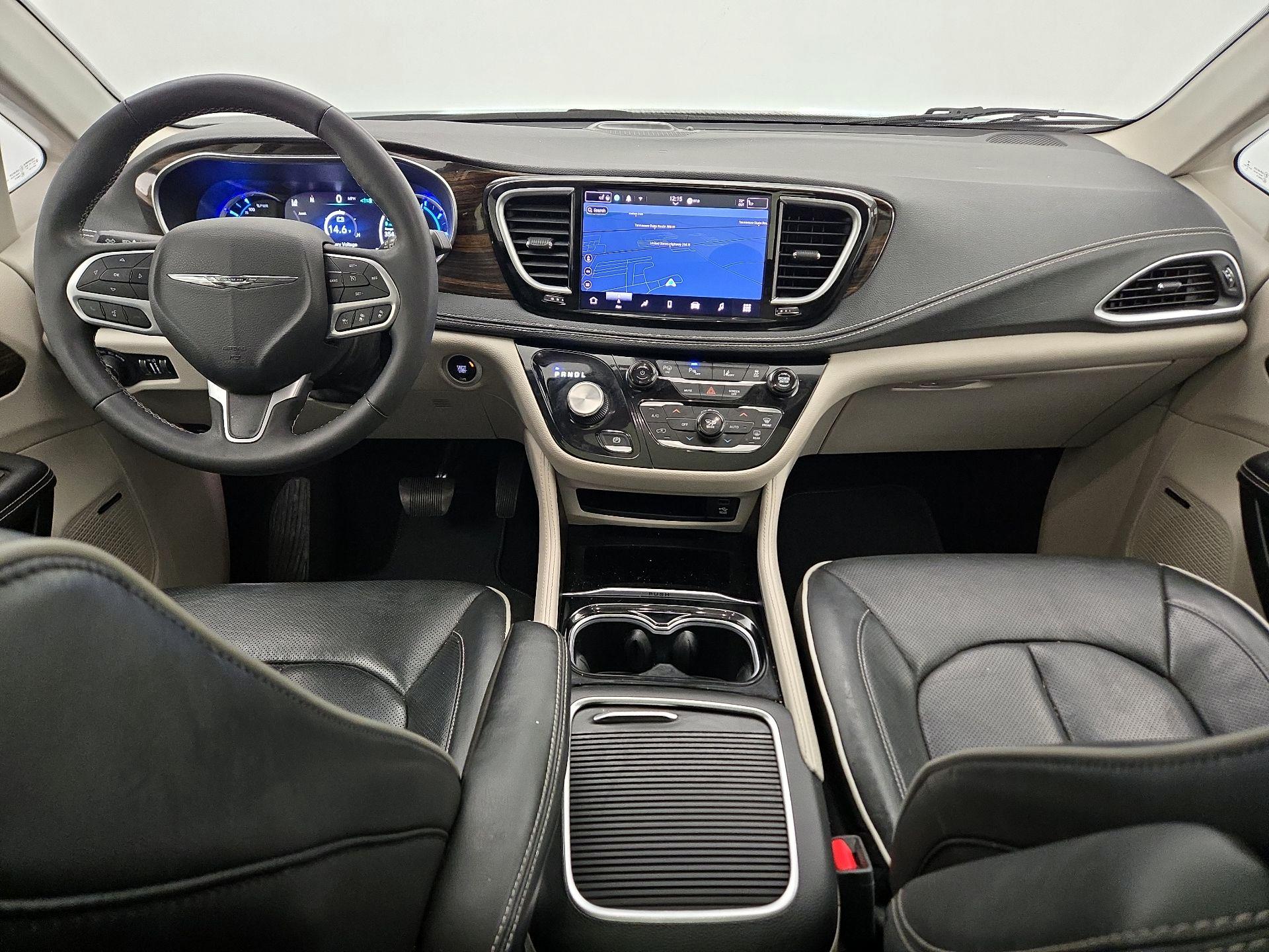 Thumbnail: 2023 Chrysler Pacifica - 9