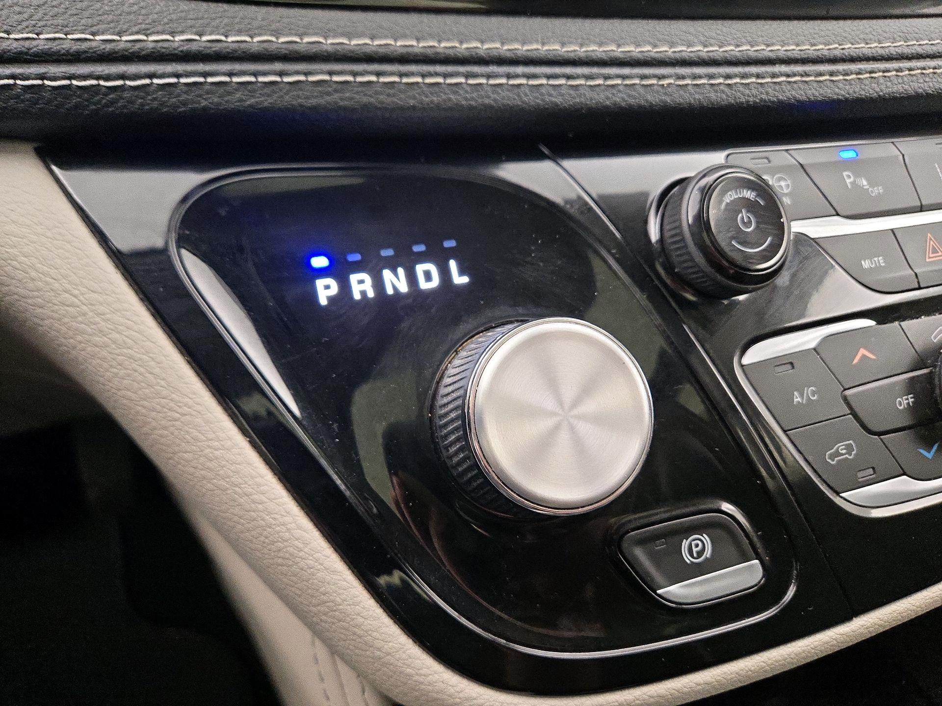 Thumbnail: 2023 Chrysler Pacifica - 18