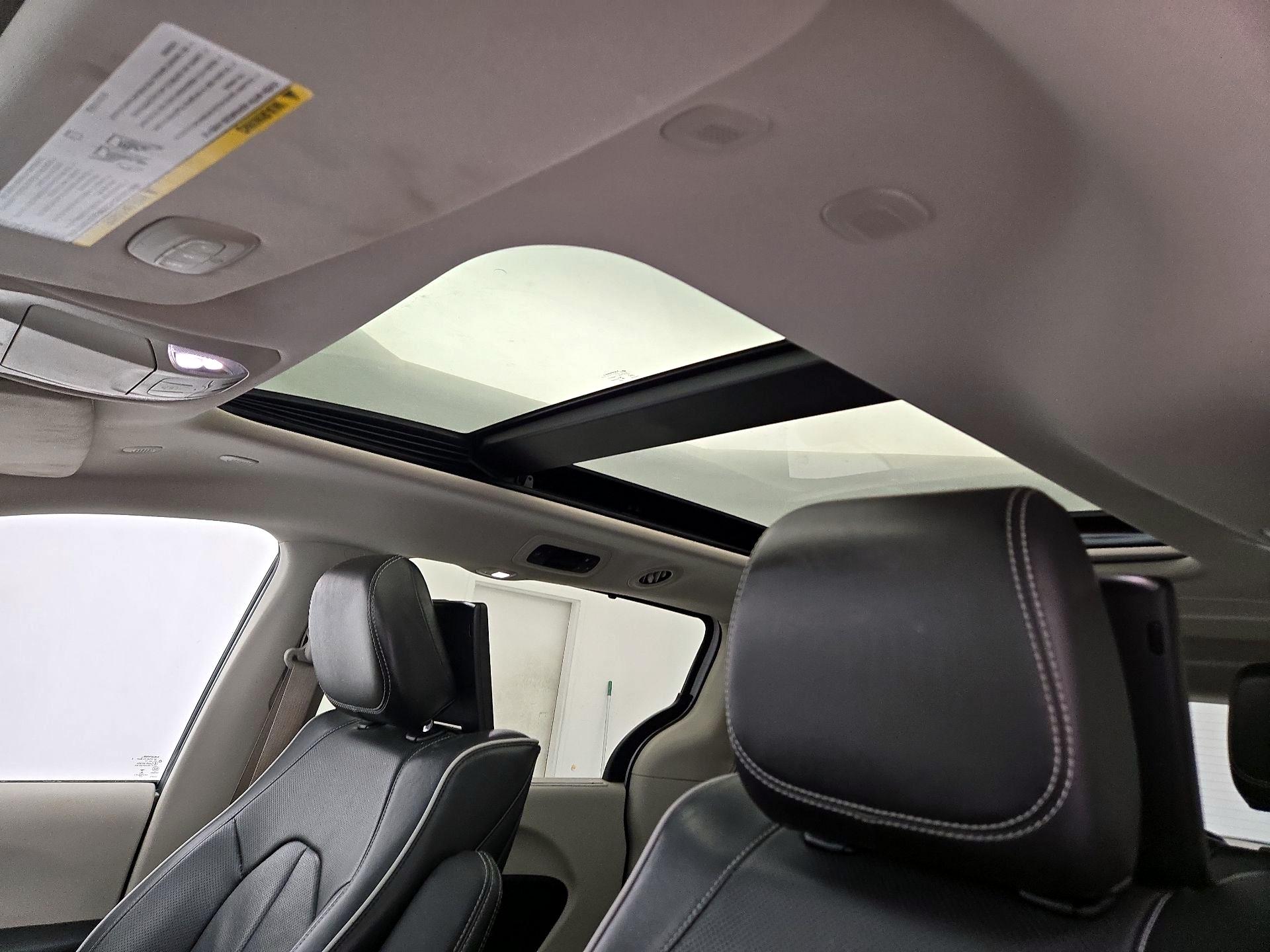 Thumbnail: 2023 Chrysler Pacifica - 20