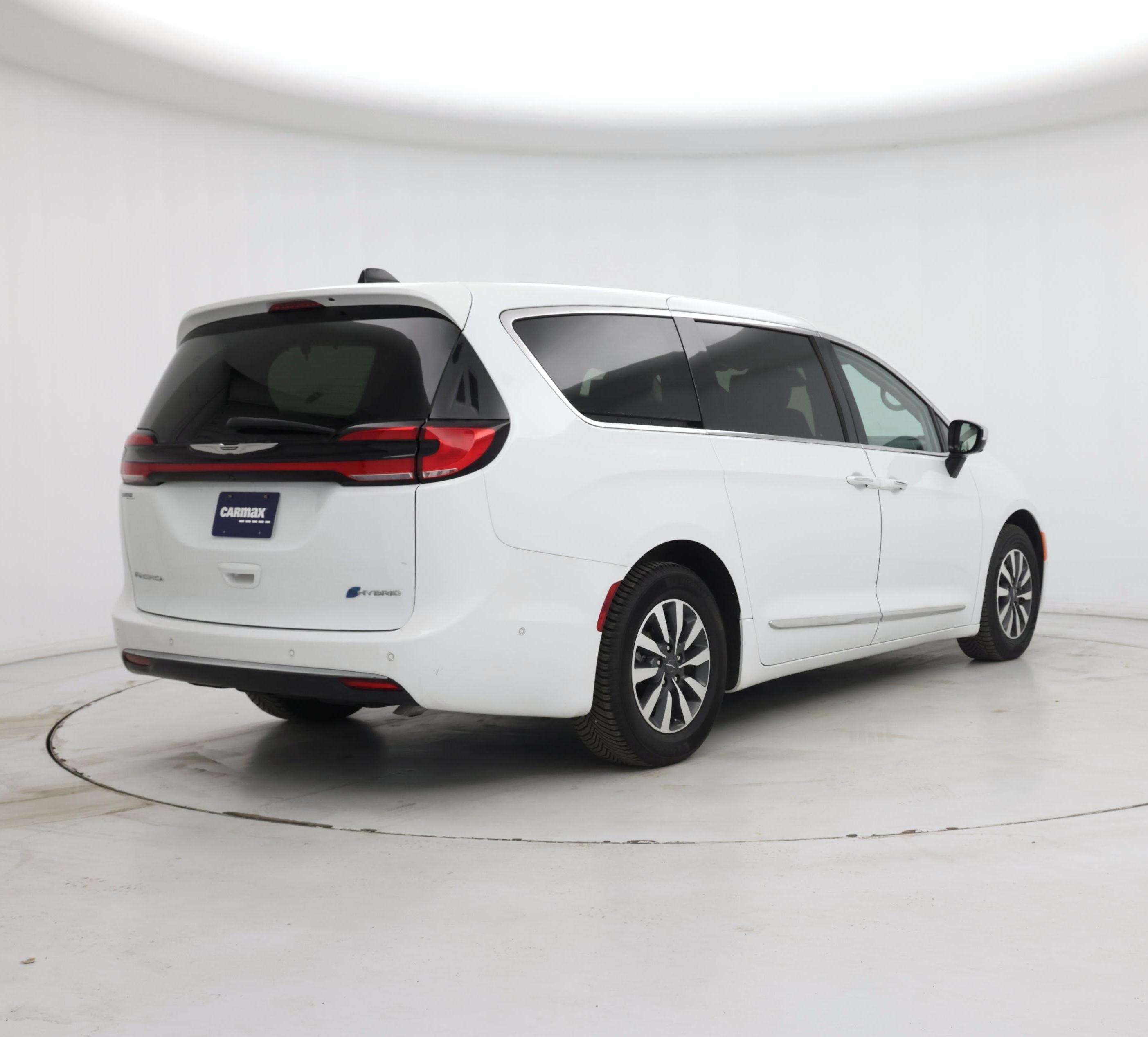 Thumbnail: 2023 Chrysler Pacifica - 8