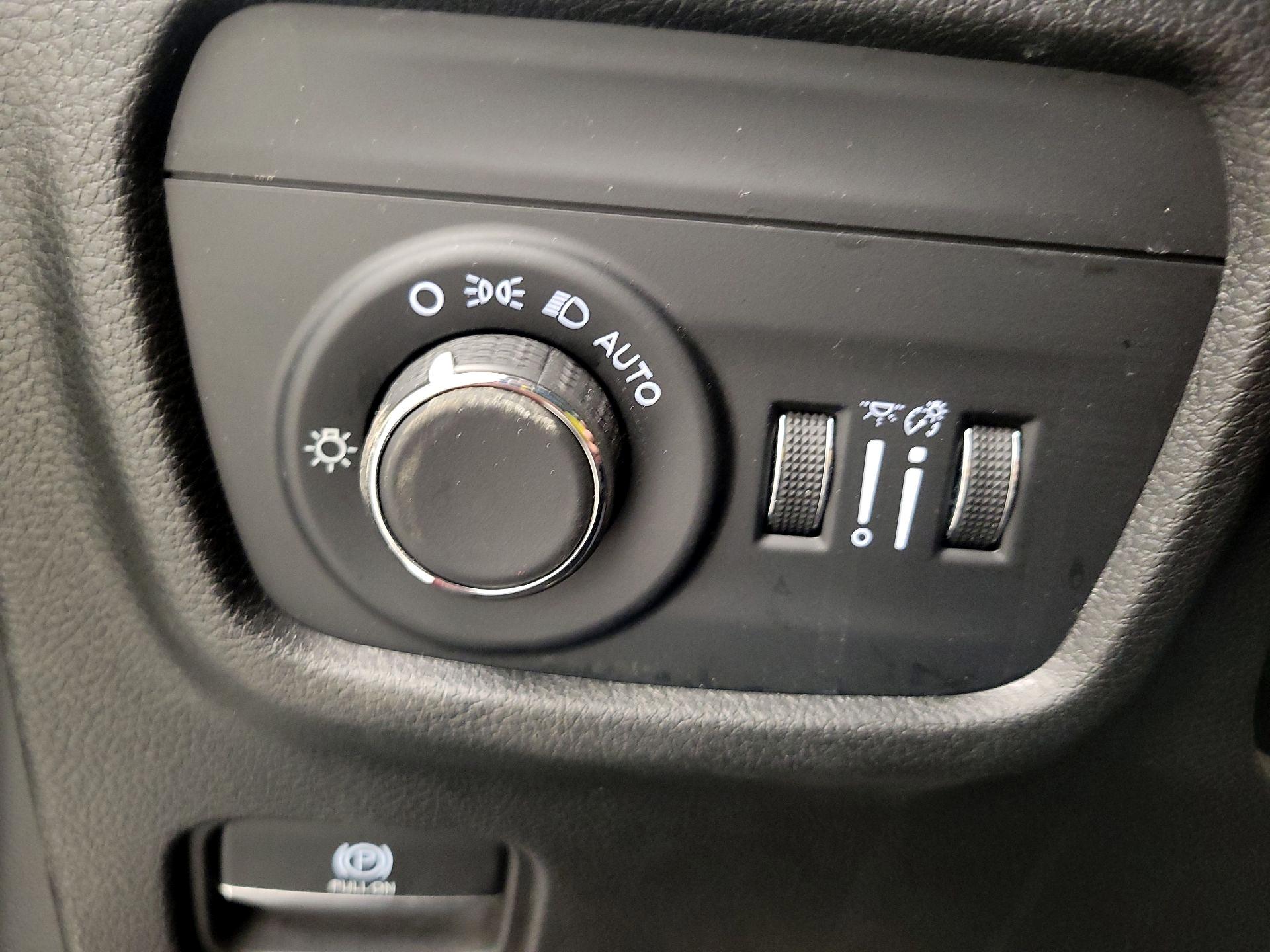 Thumbnail: 2022 Jeep Grand Cherokee - 13