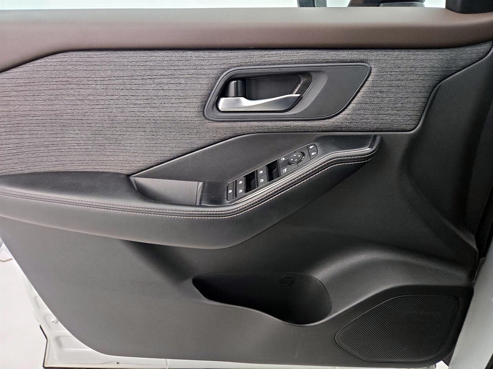 Thumbnail: 2023 Nissan Rogue - 12