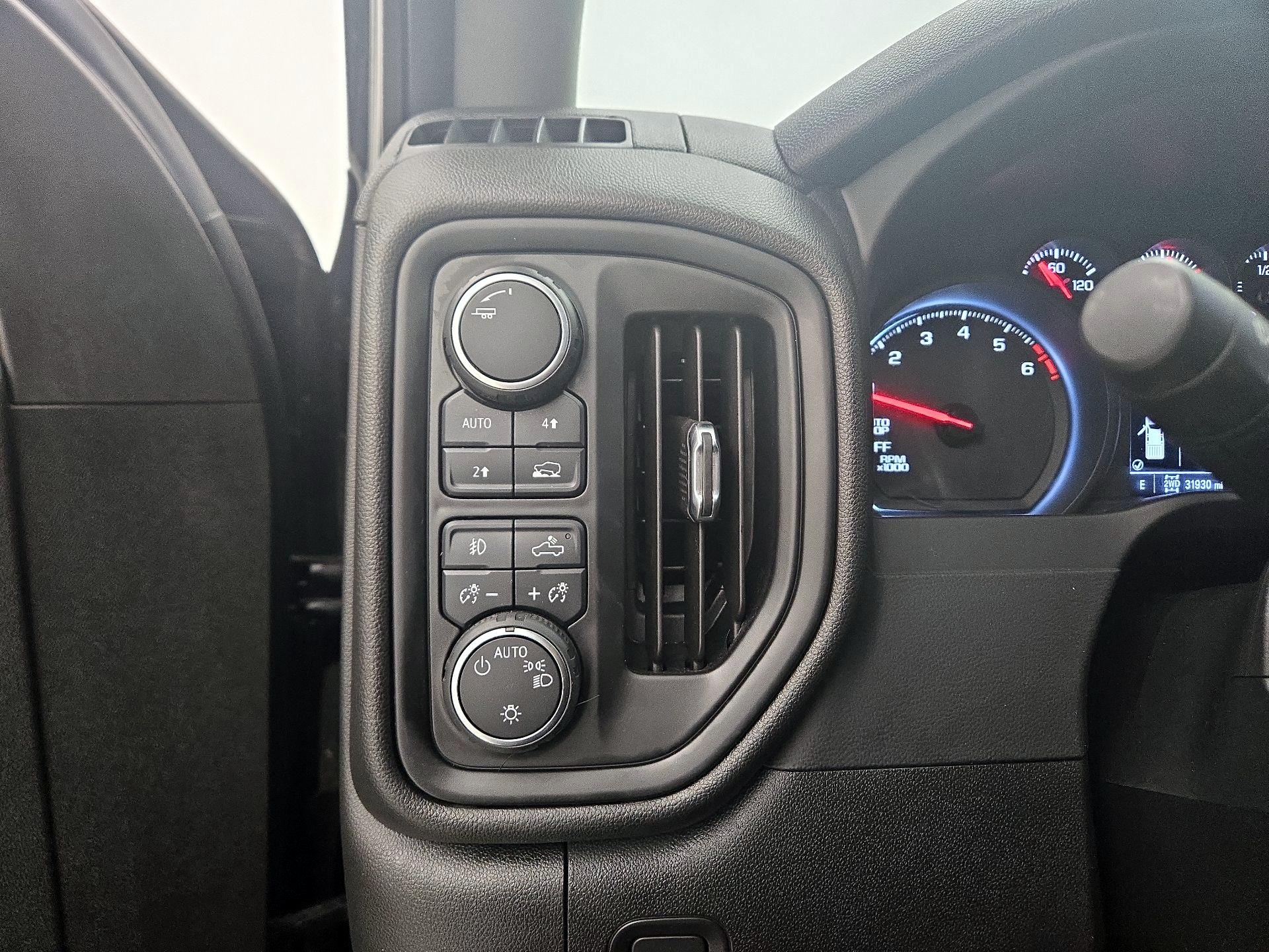 Thumbnail: 2020 Chevrolet Silverado 1500 - 13