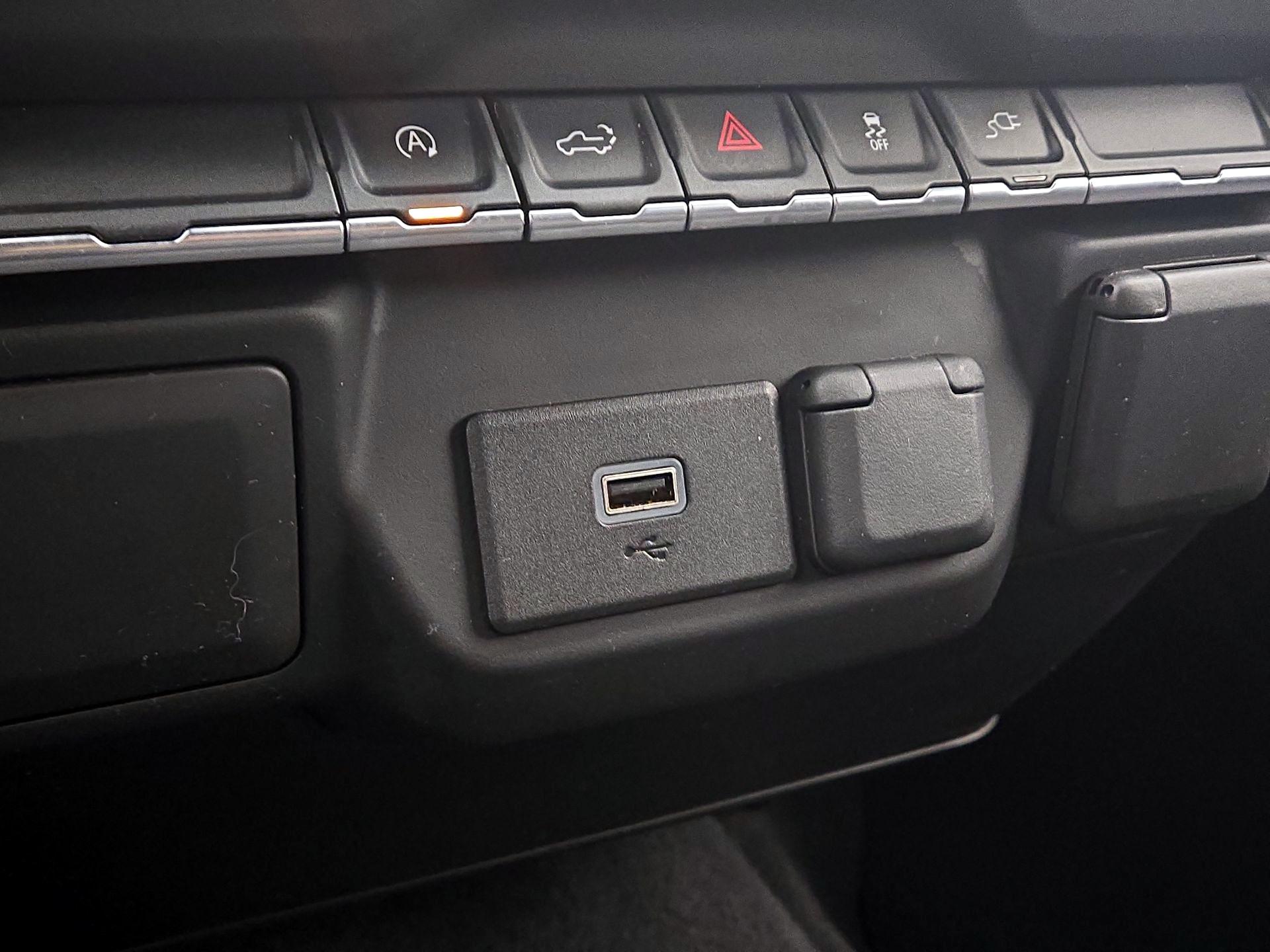 Thumbnail: 2020 Chevrolet Silverado 1500 - 18