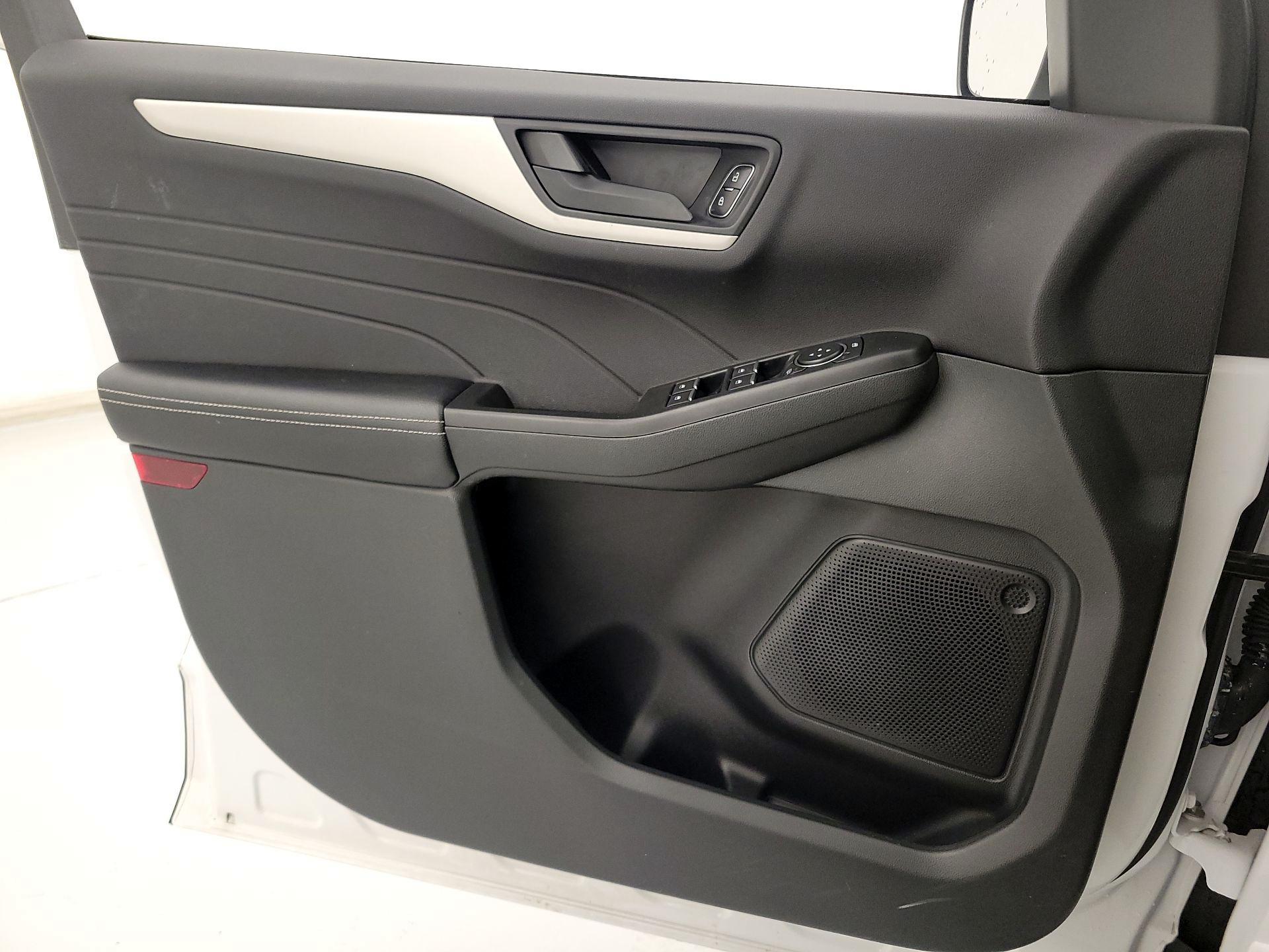 Thumbnail: 2022 Ford Escape - 12