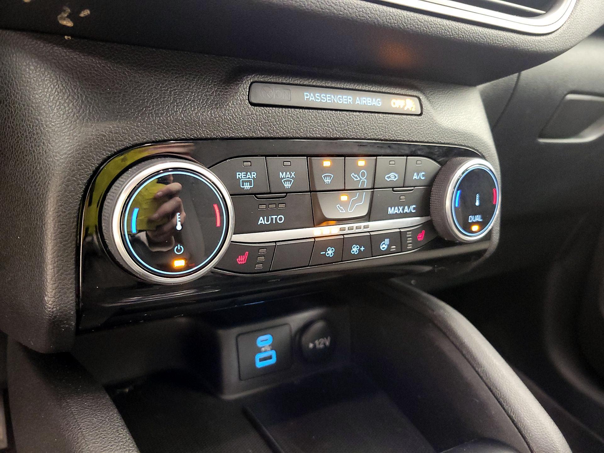 Thumbnail: 2022 Ford Escape - 16