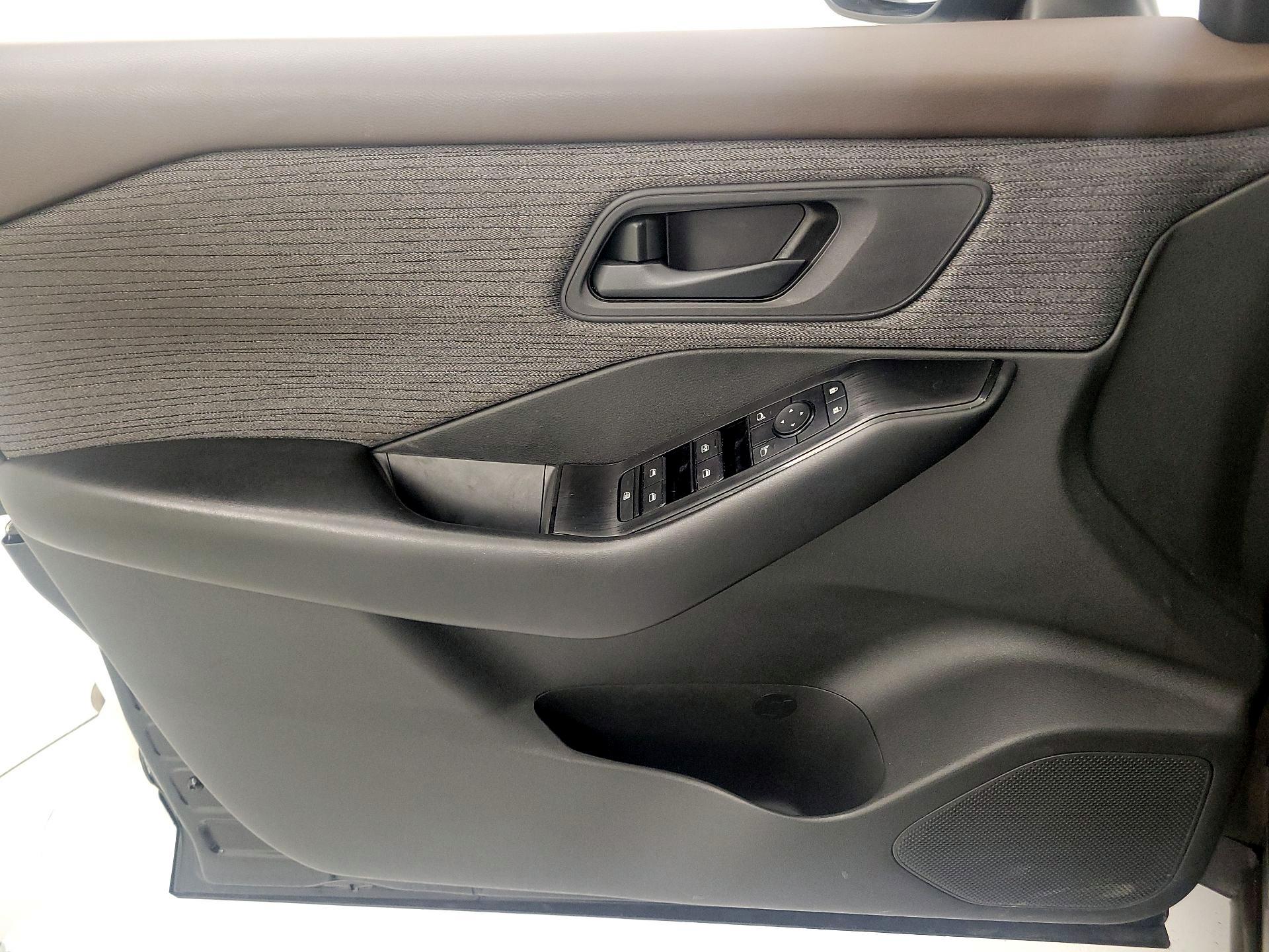 Thumbnail: 2023 Nissan Rogue - 12