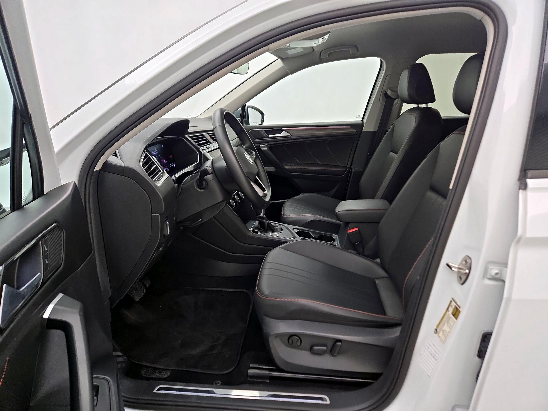 Thumbnail: 2024 Volkswagen Tiguan - 11