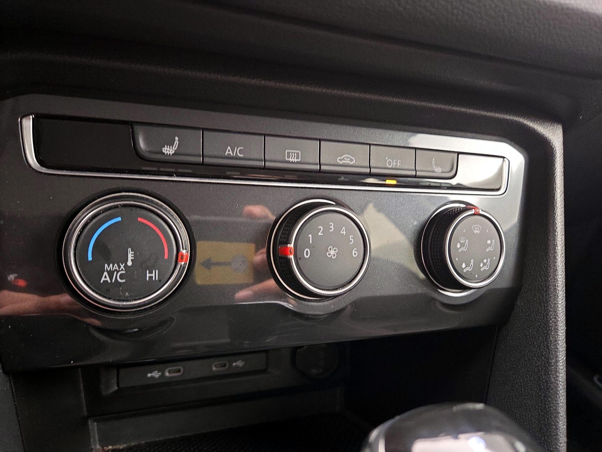 Thumbnail: 2024 Volkswagen Tiguan - 16