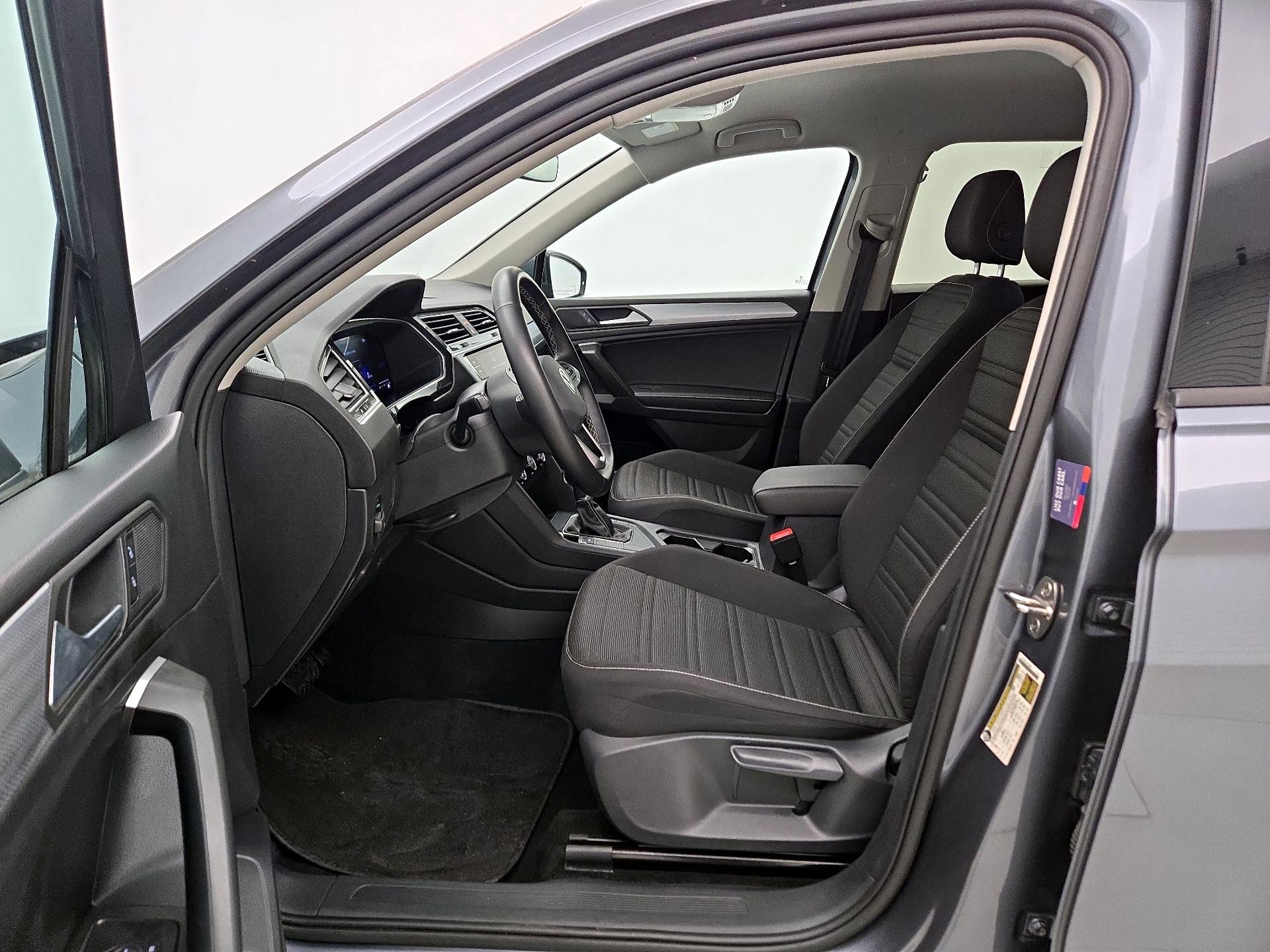 Thumbnail: 2024 Volkswagen Tiguan - 11