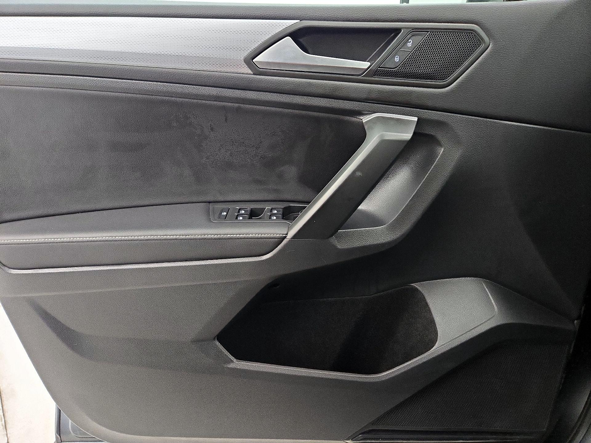 Thumbnail: 2024 Volkswagen Tiguan - 12