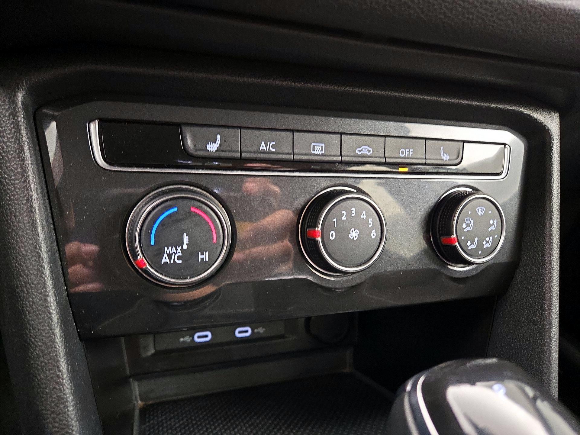 Thumbnail: 2024 Volkswagen Tiguan - 16